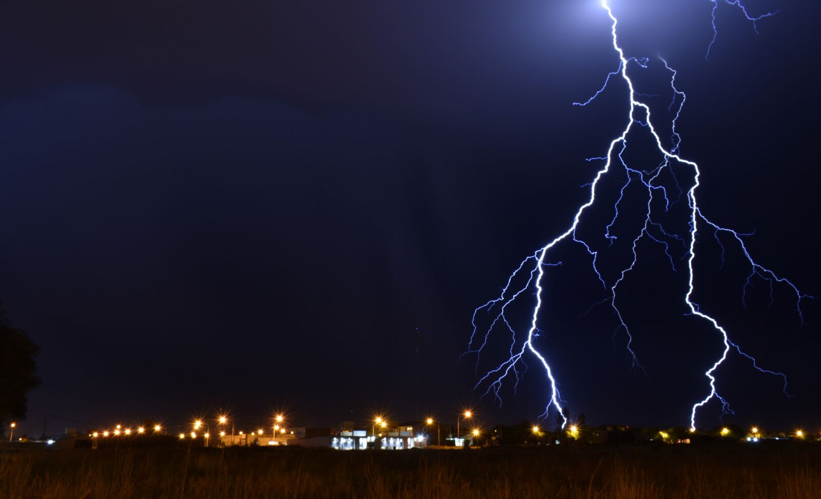 Nikon D3400 sample photo. Lightning, thunder, electrical storm photography