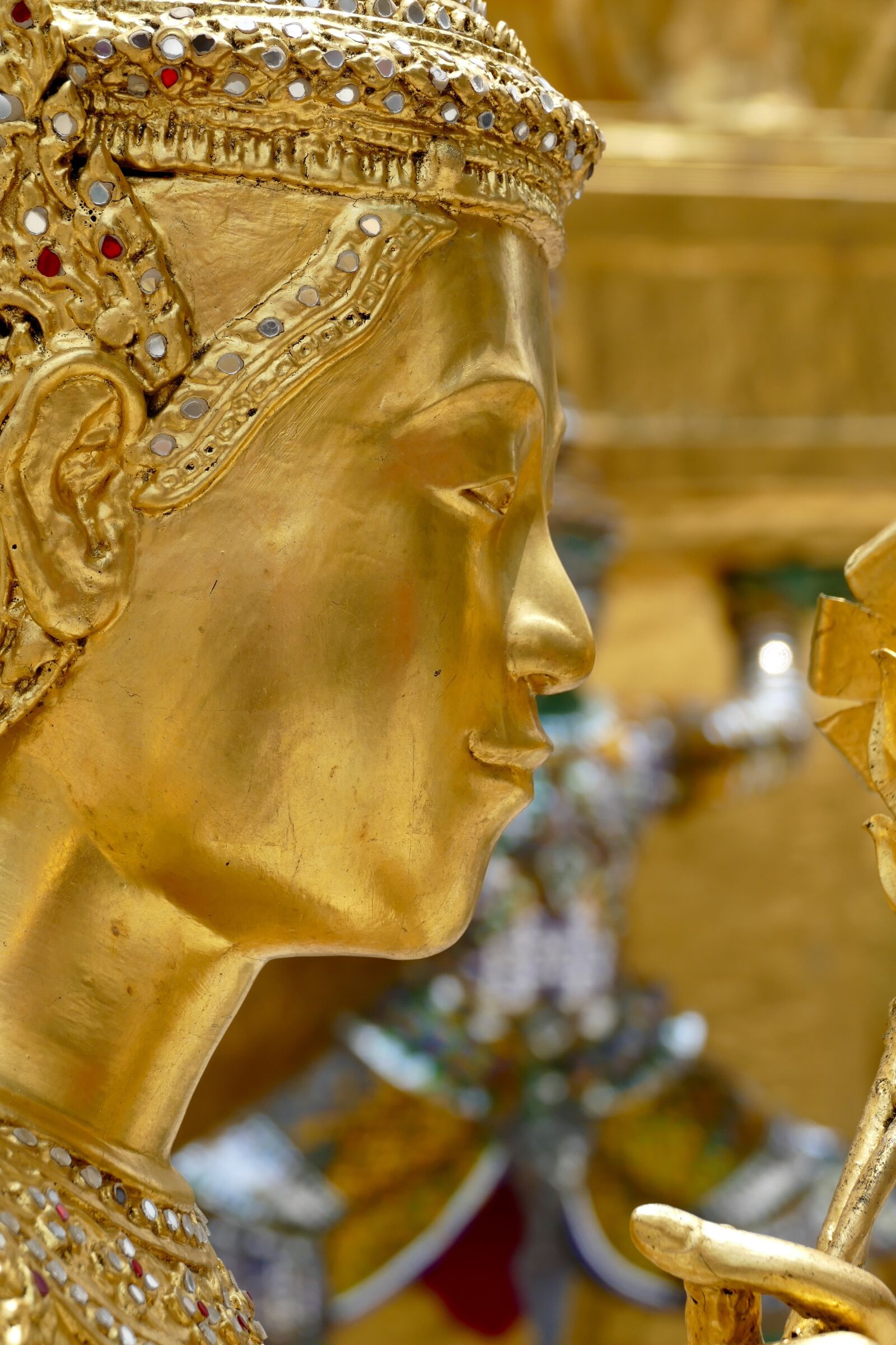 Panasonic Lumix DMC-FZ1000 sample photo. Golden, ornament, statue photography