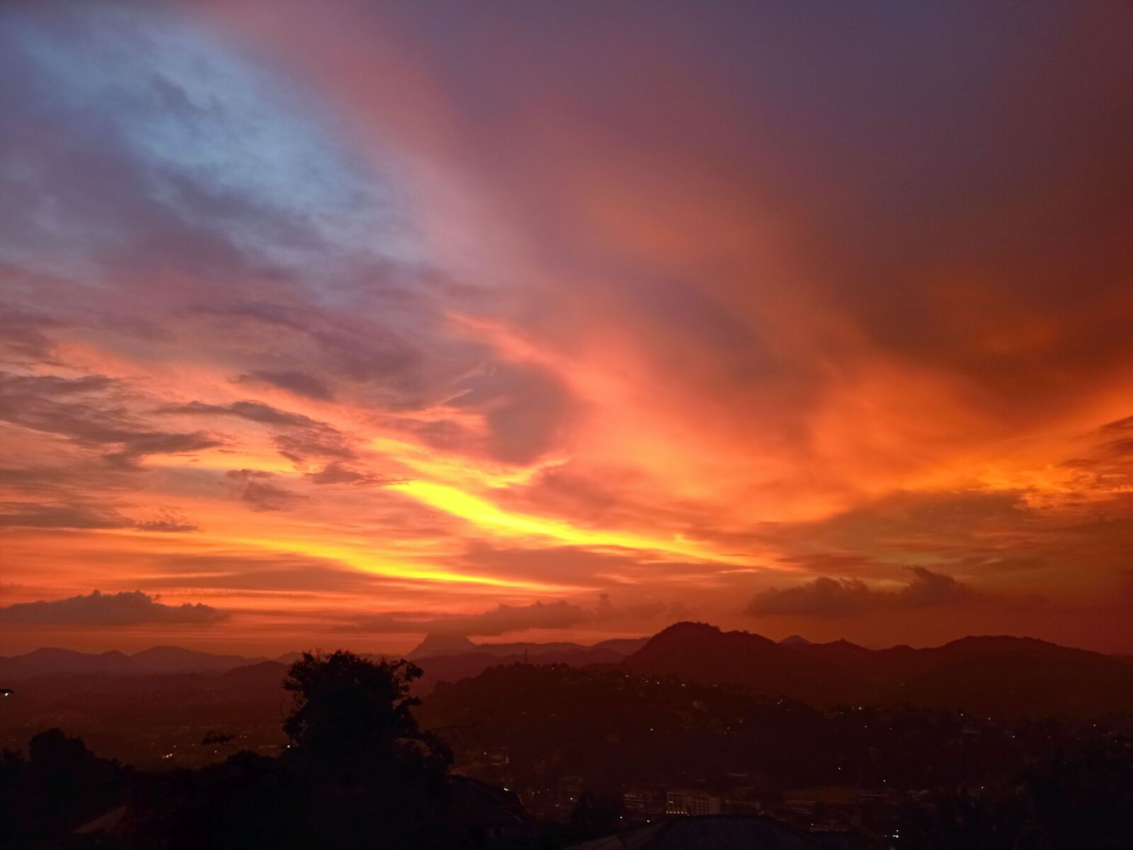 OPPO F15 sample photo. Sunset, sonnenuntergang, mountains photography