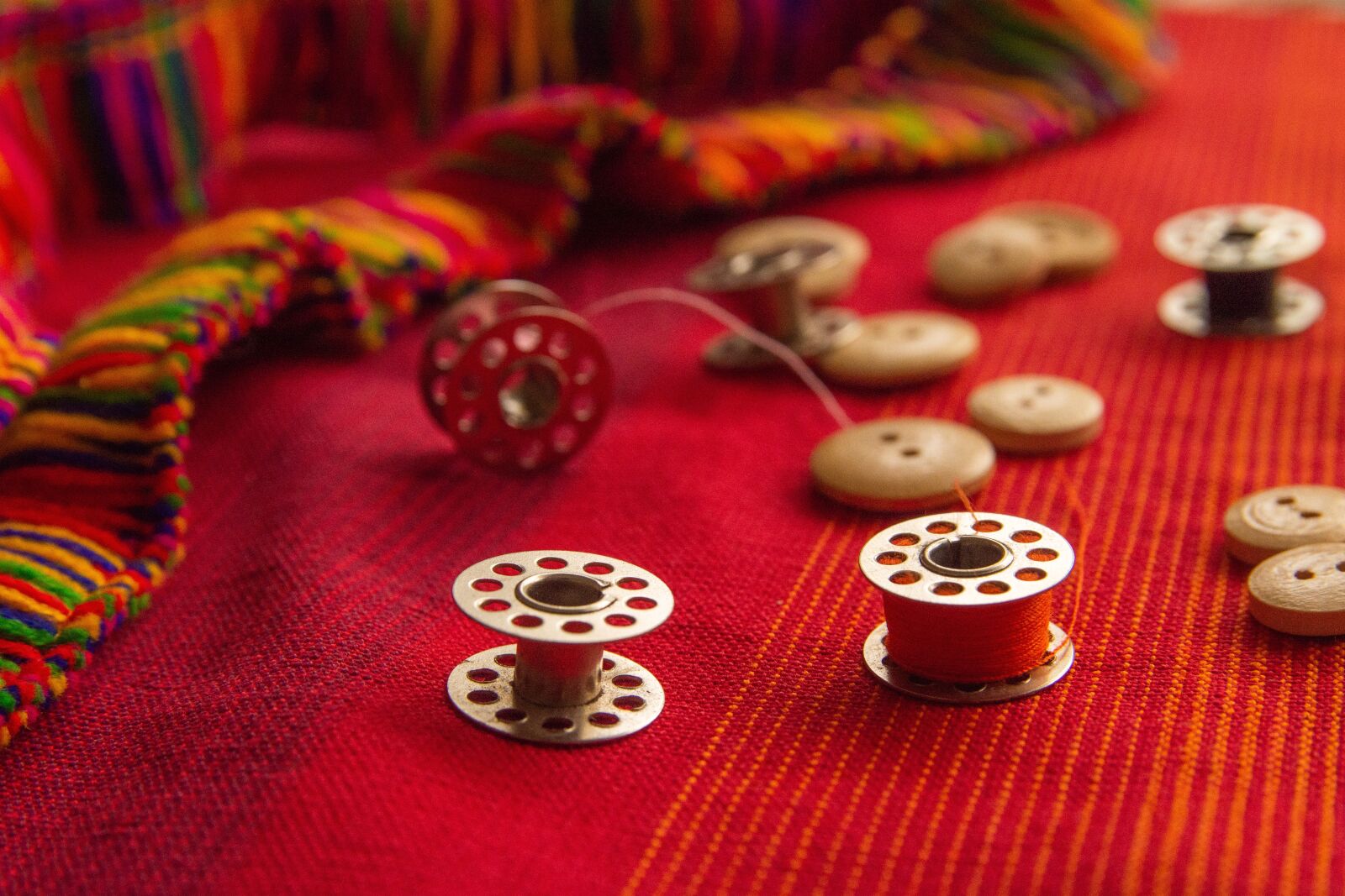 Nikon D7200 sample photo. Desktop, yarn, table photography