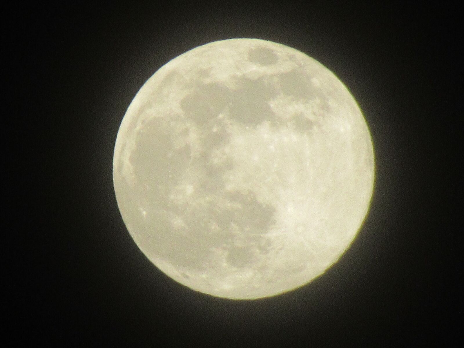 Canon PowerShot SX620 HS sample photo. Night, dark, moon photography