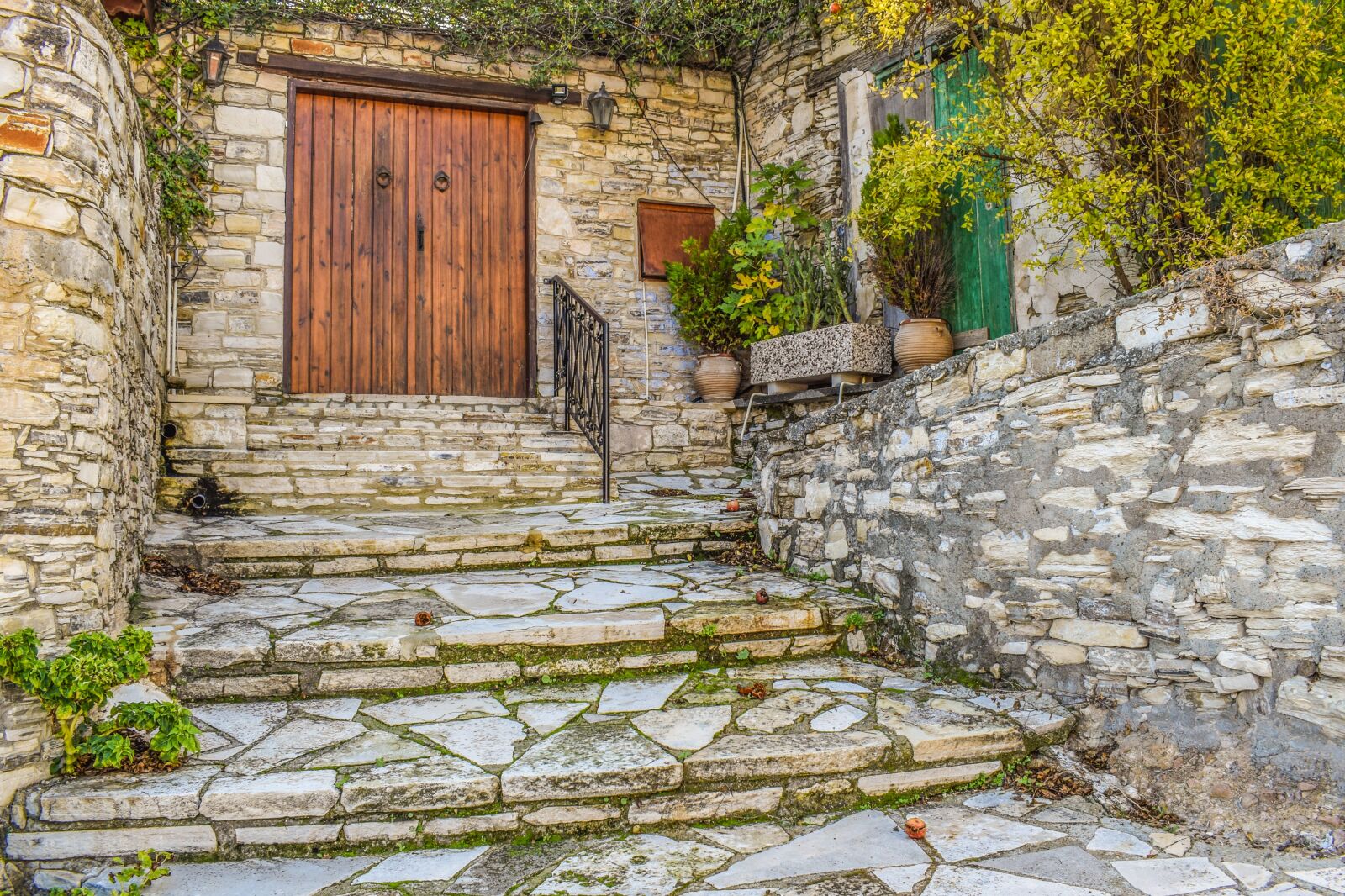 Nikon D3300 sample photo. Old house, backstreet, stairs photography