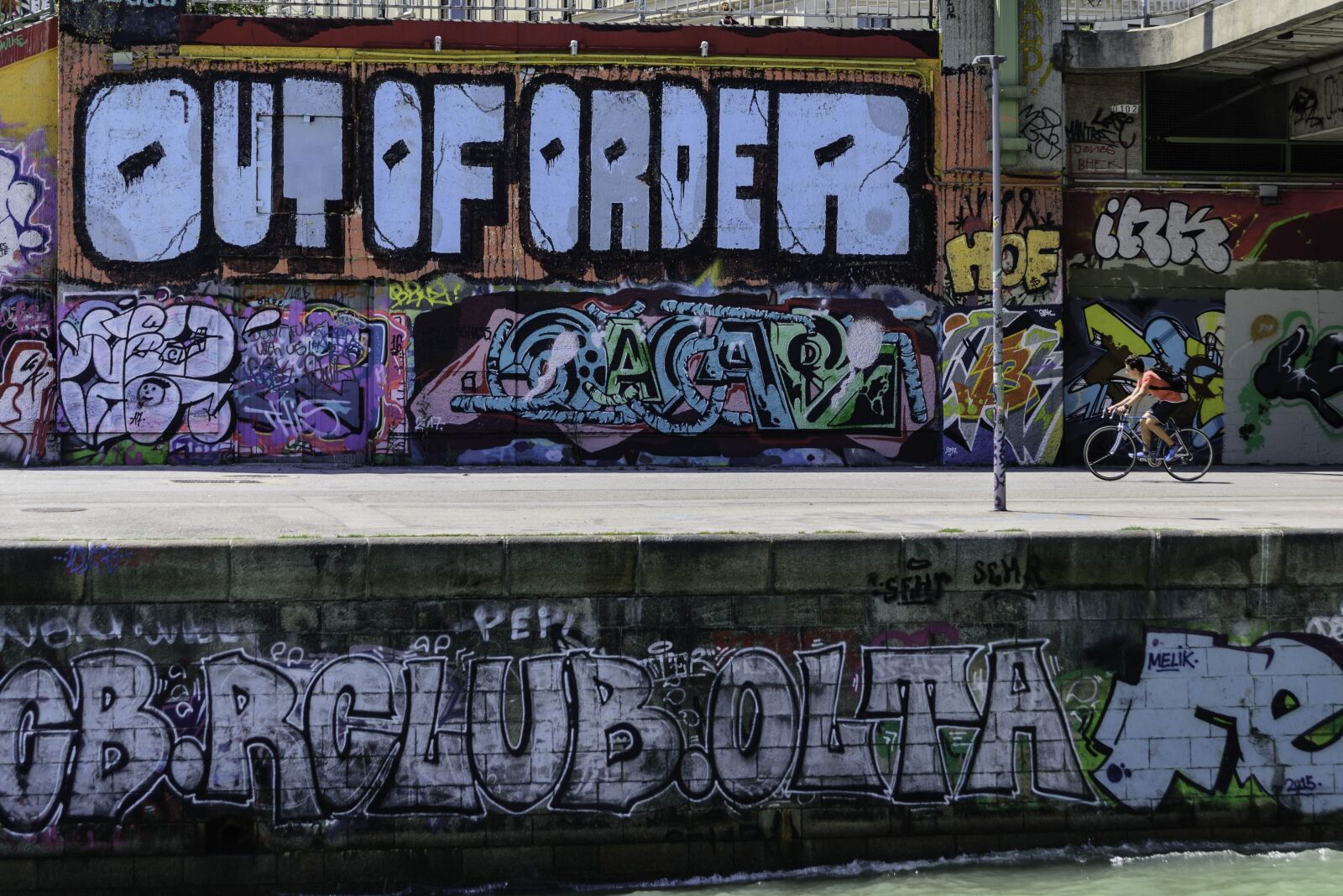 Nikon D750 sample photo. Graffiti, wall, colorful photography