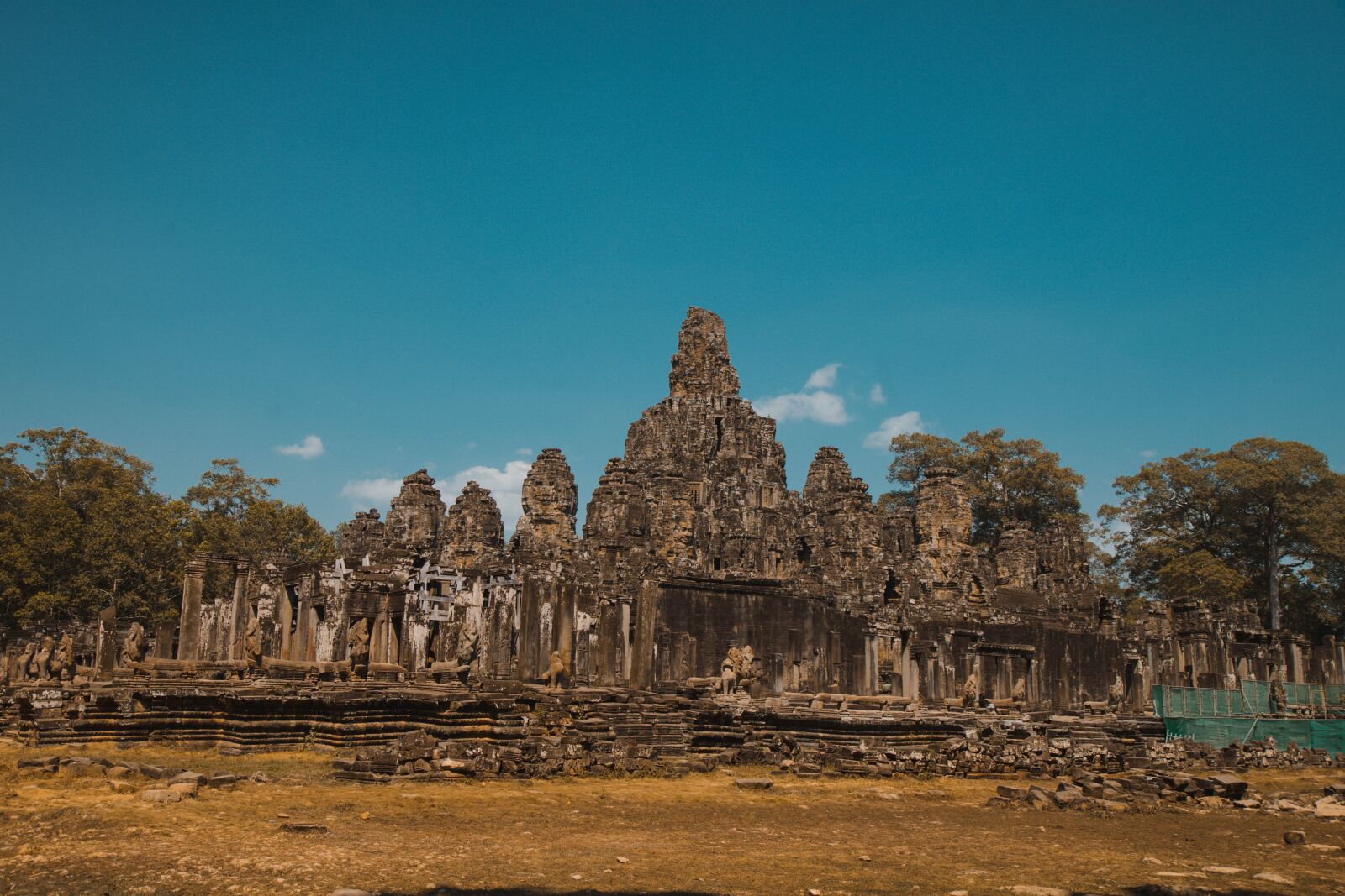 Canon EF 24-105mm F4L IS USM sample photo. Bayon temple, angkor thom photography