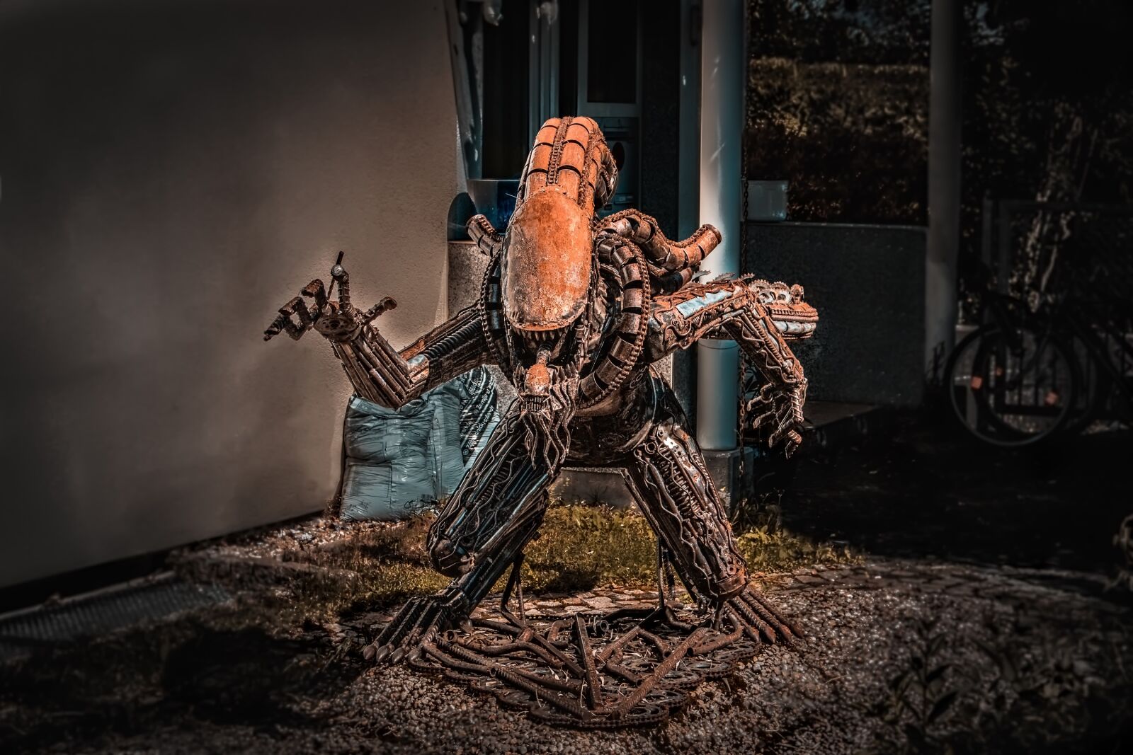 Canon EOS 100D (EOS Rebel SL1 / EOS Kiss X7) sample photo. Alien, sculpture, fantasy photography