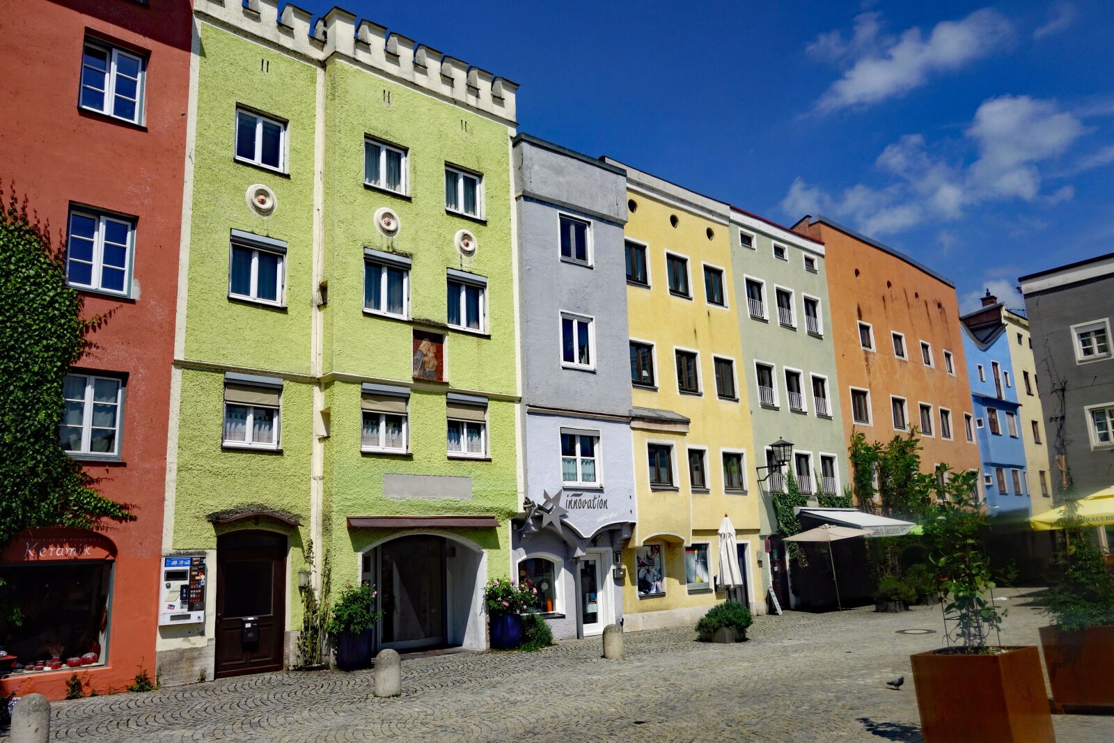 Sony Cyber-shot DSC-RX100 II sample photo. Facade, facades, colorful photography