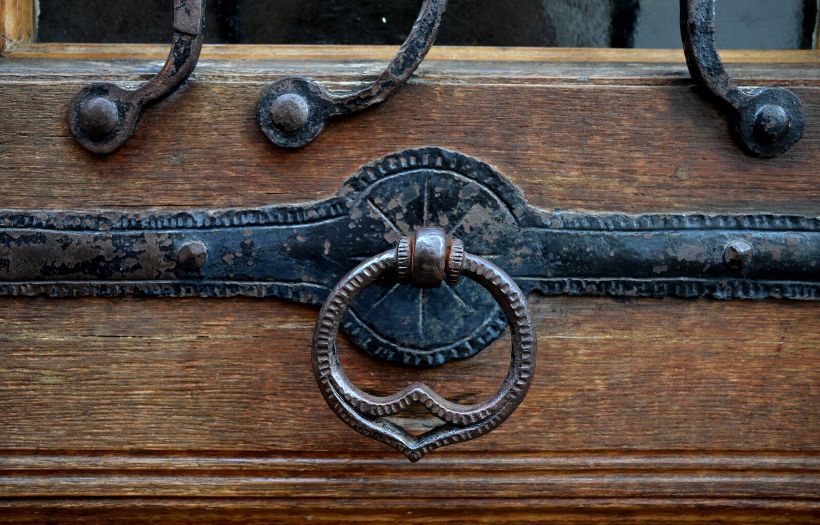 Nikon D3200 sample photo. Doorknocker, door, door handle photography