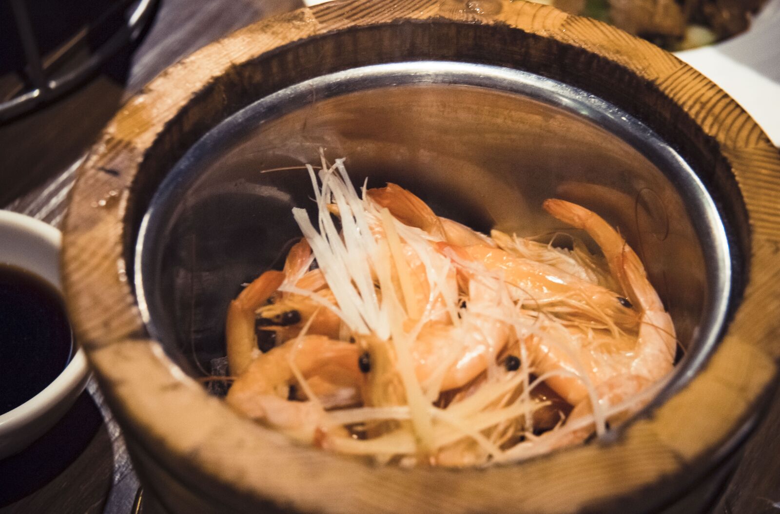 Canon EF-S 18-200mm F3.5-5.6 IS sample photo. Shrimp, in kind, barrel photography