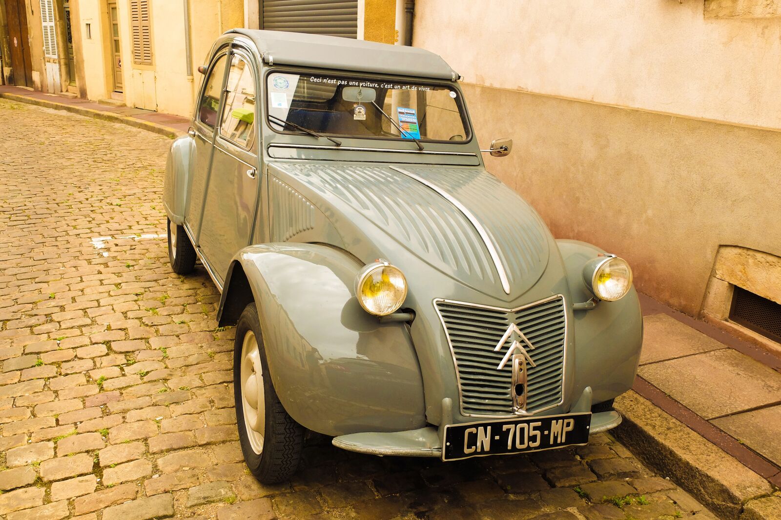 Fujifilm X30 sample photo. Car, 2cv, citroën photography