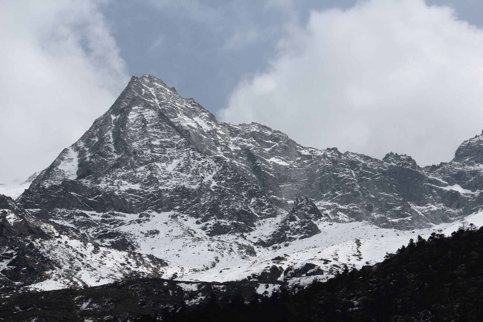 Canon EF-S 55-250mm F4-5.6 IS II sample photo. Snow mountain, nature, mountain photography