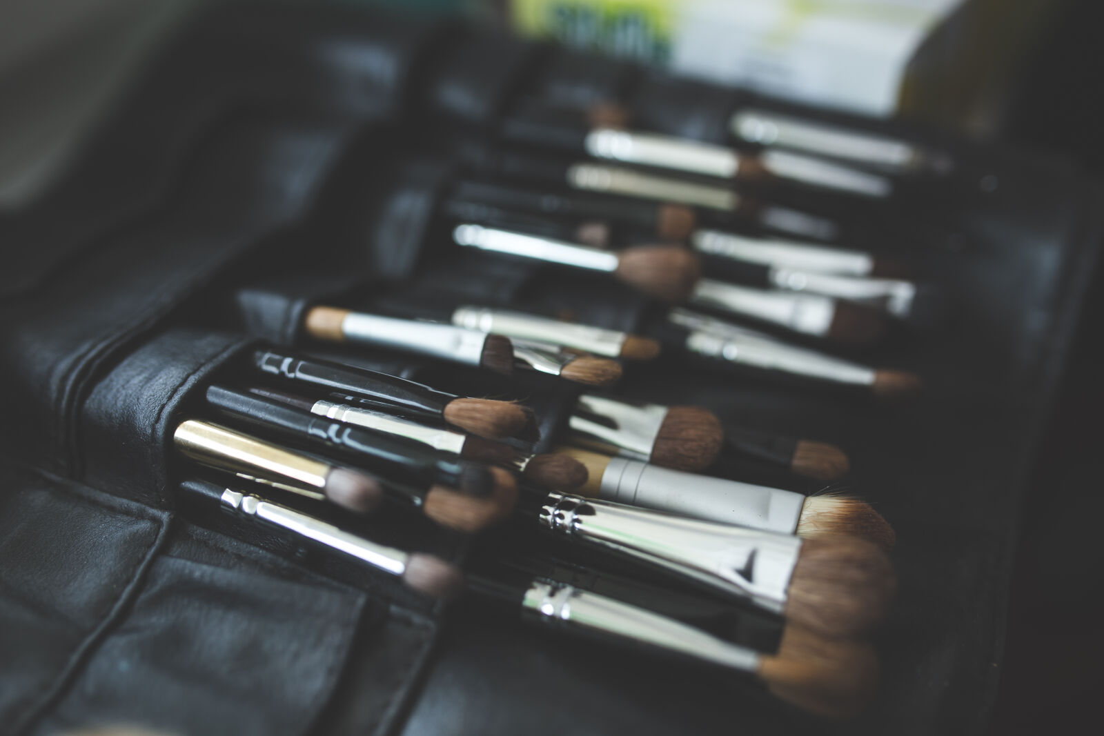 Canon EOS 6D + Sigma 35mm F1.4 DG HSM Art sample photo. Professional, make, up, tools photography
