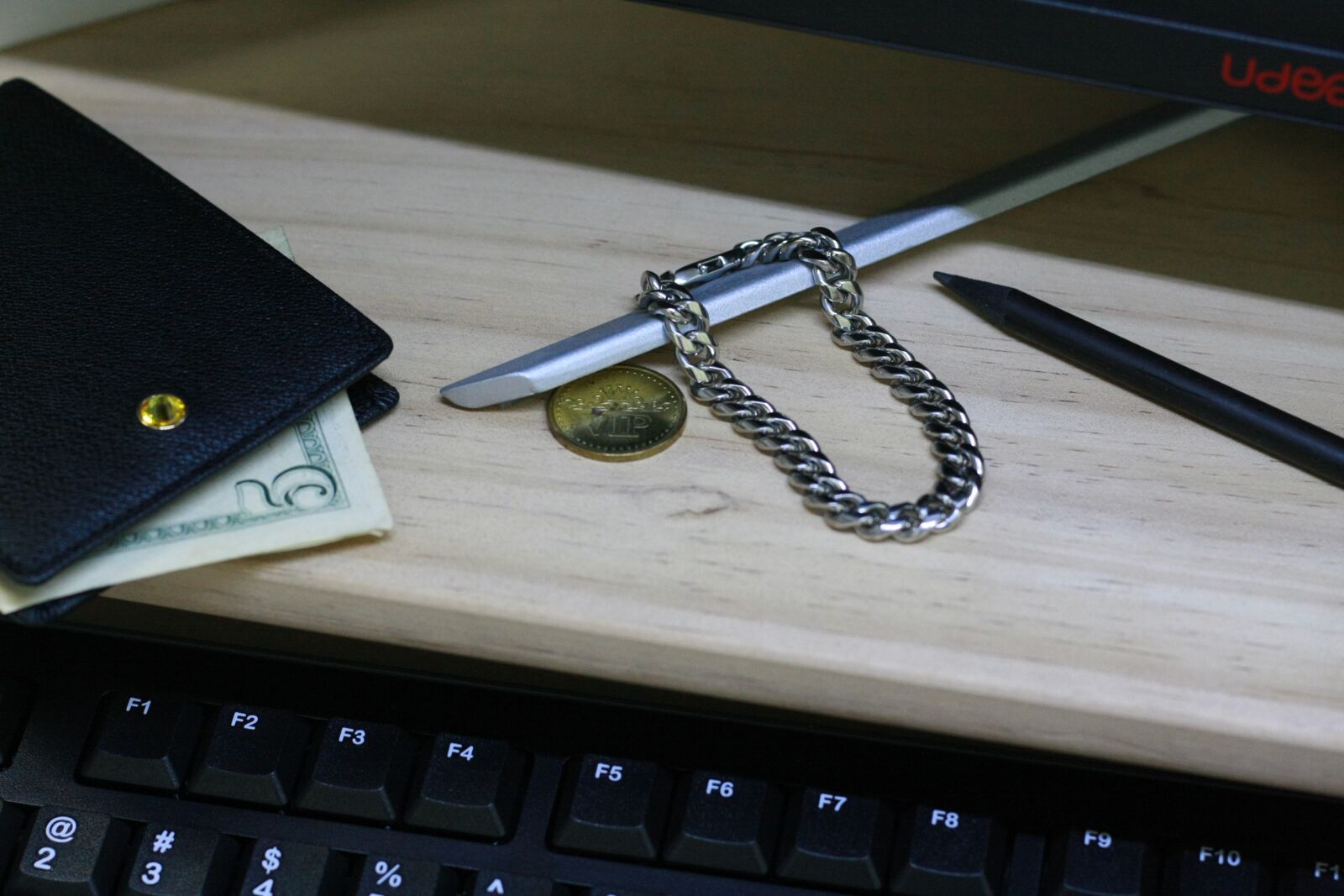 Canon EOS 40D sample photo. Bracelets, bangle, jewelry photography