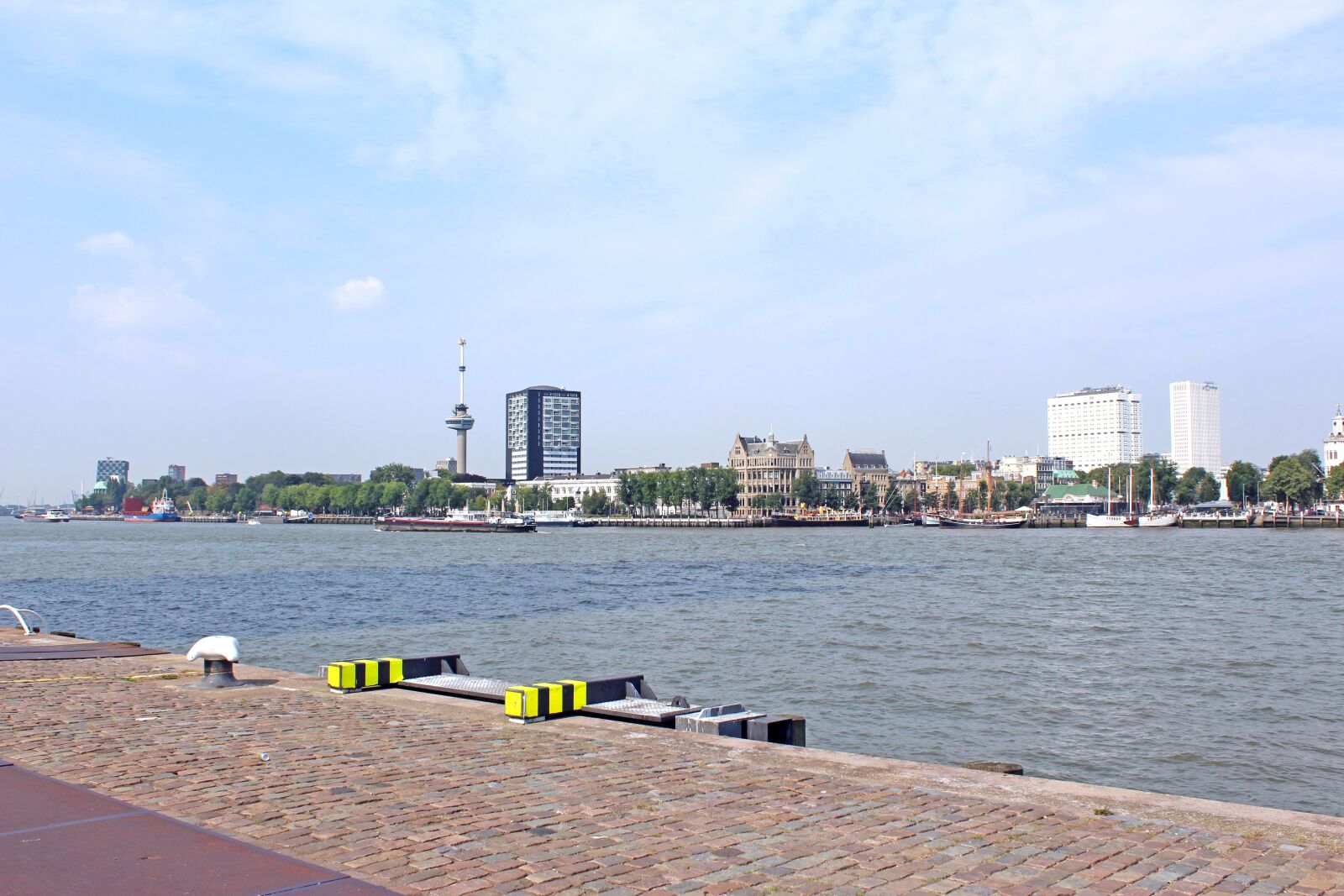 Canon EOS 1200D (EOS Rebel T5 / EOS Kiss X70 / EOS Hi) sample photo. Rotterdam, mesh, new mesh photography