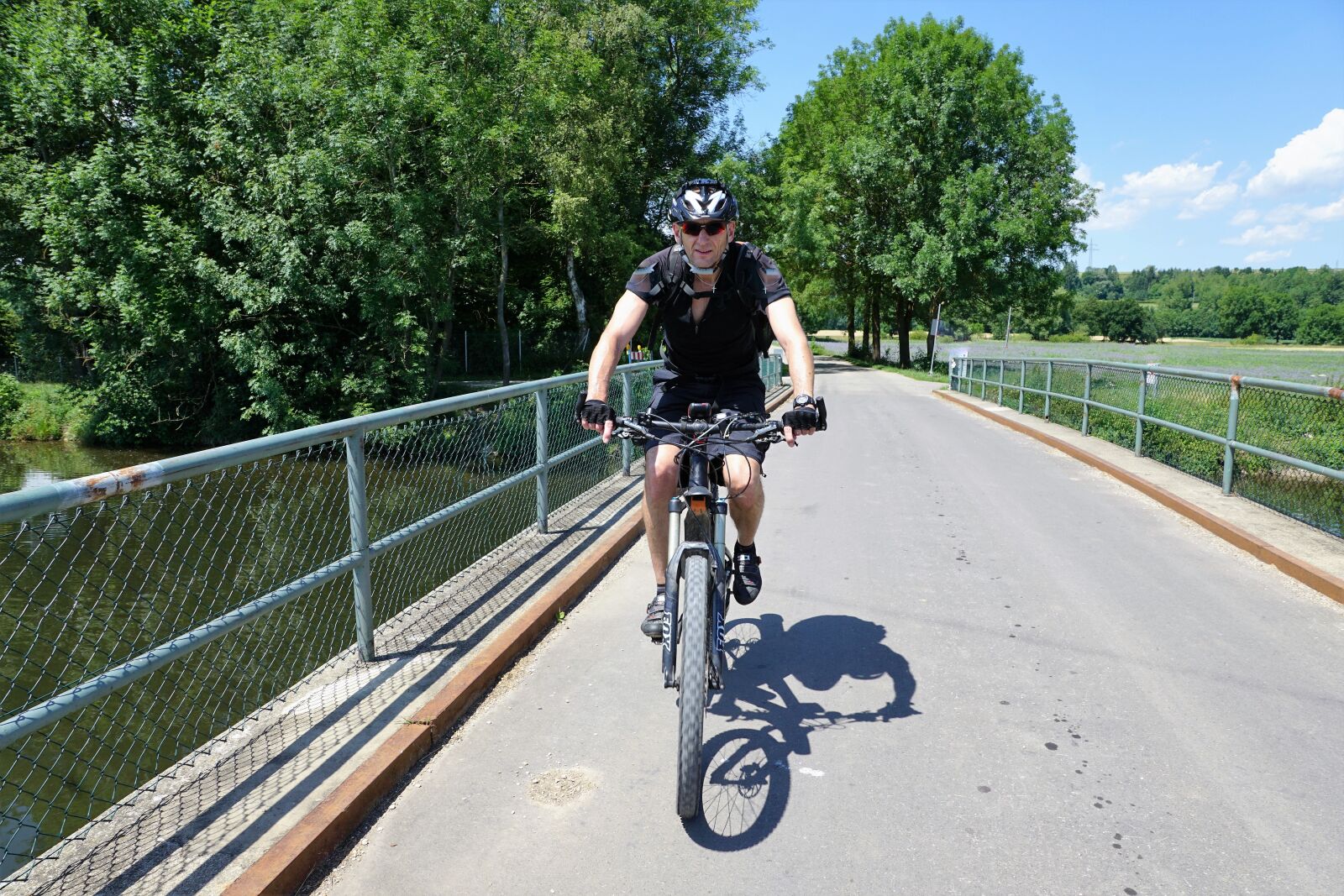 Sony ILCA-77M2 + Sony DT 16-50mm F2.8 SSM sample photo. Man, bike, mountain bike photography