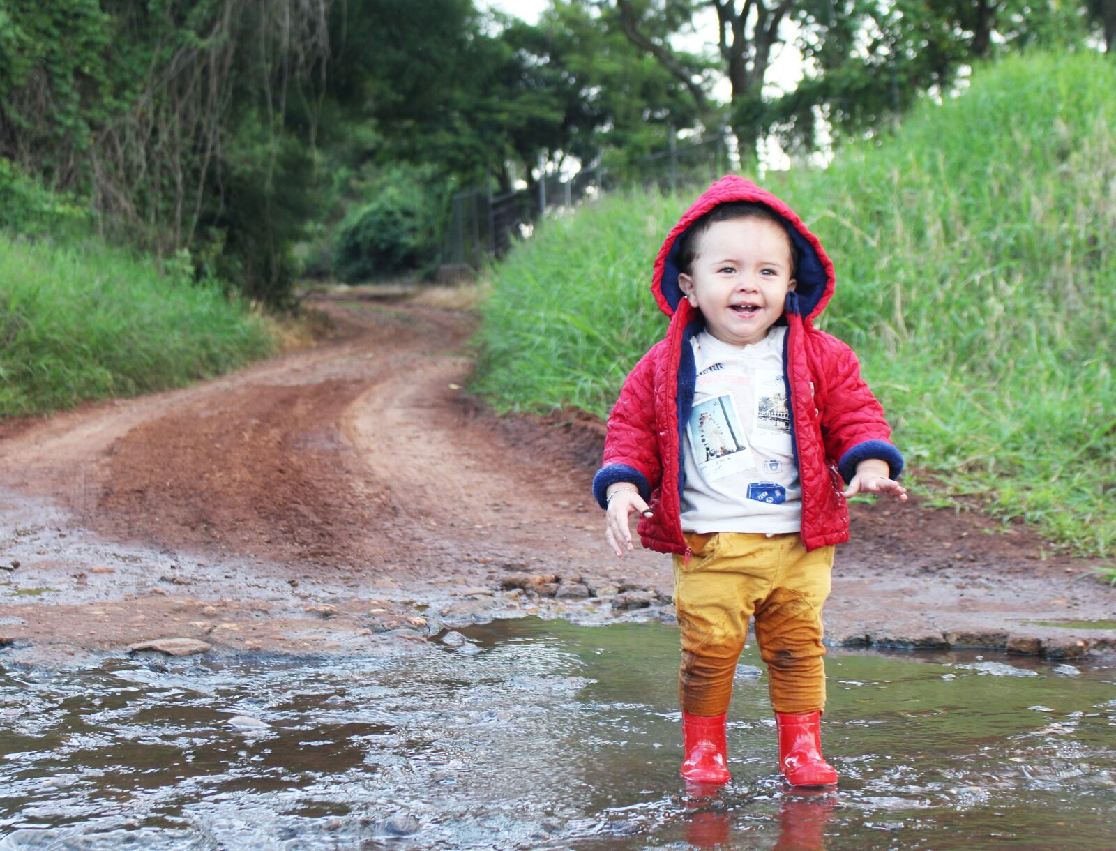 Canon EOS 700D (EOS Rebel T5i / EOS Kiss X7i) sample photo. Child, body of water photography