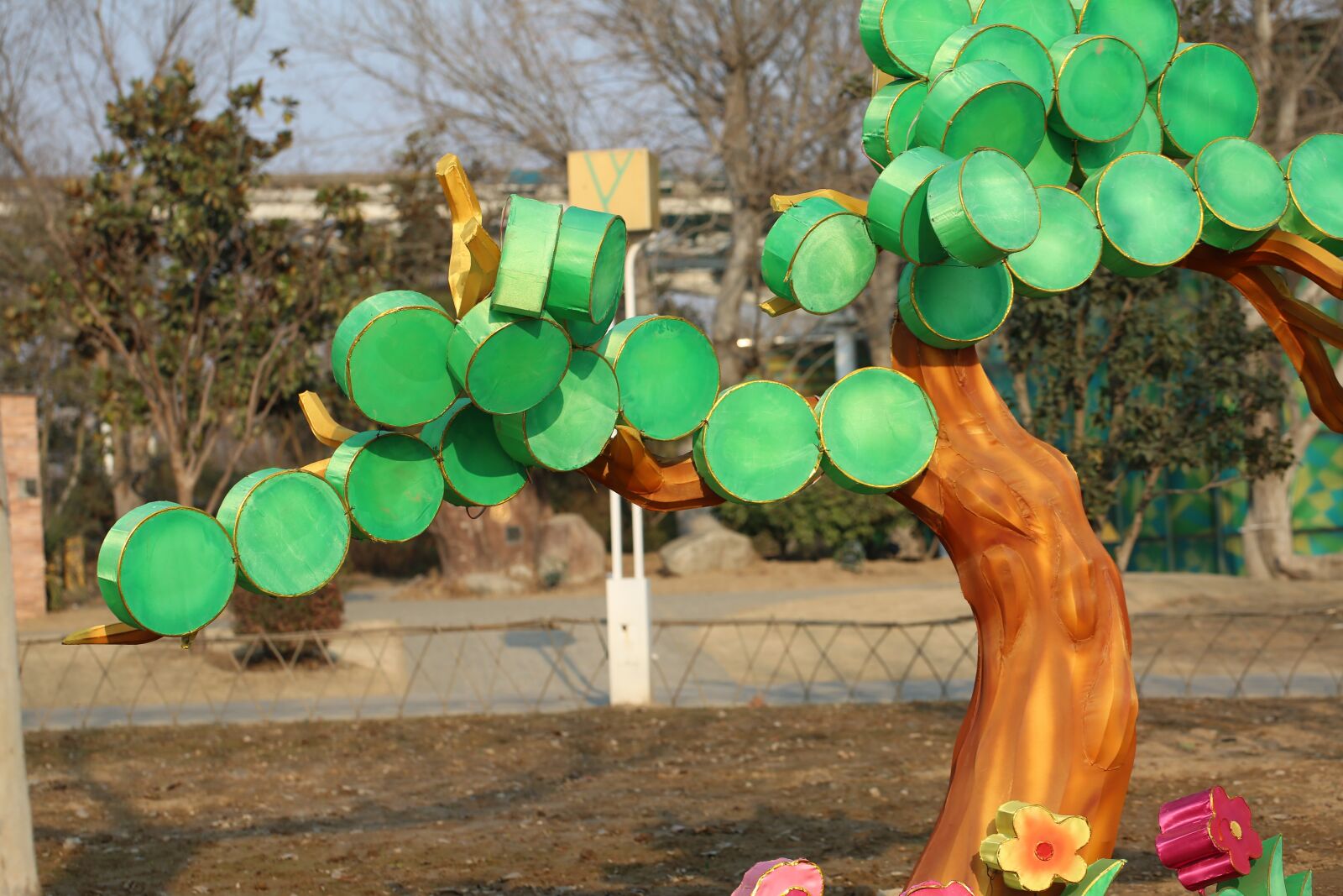 Canon EF 100mm F2.8L Macro IS USM sample photo. Fortune tree, lantern, lantern photography