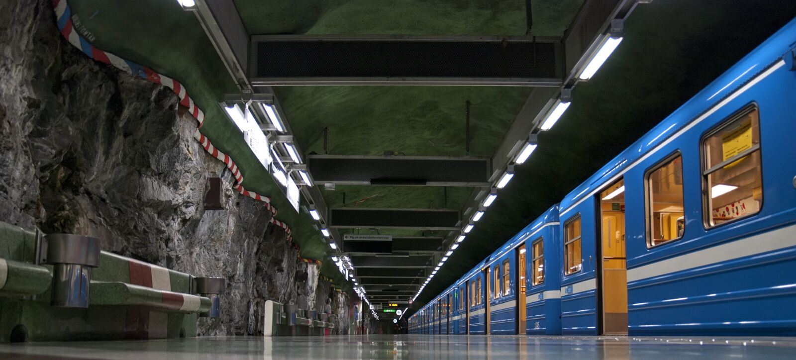 Nikon D80 sample photo. Stockholm, sweden, metro photography
