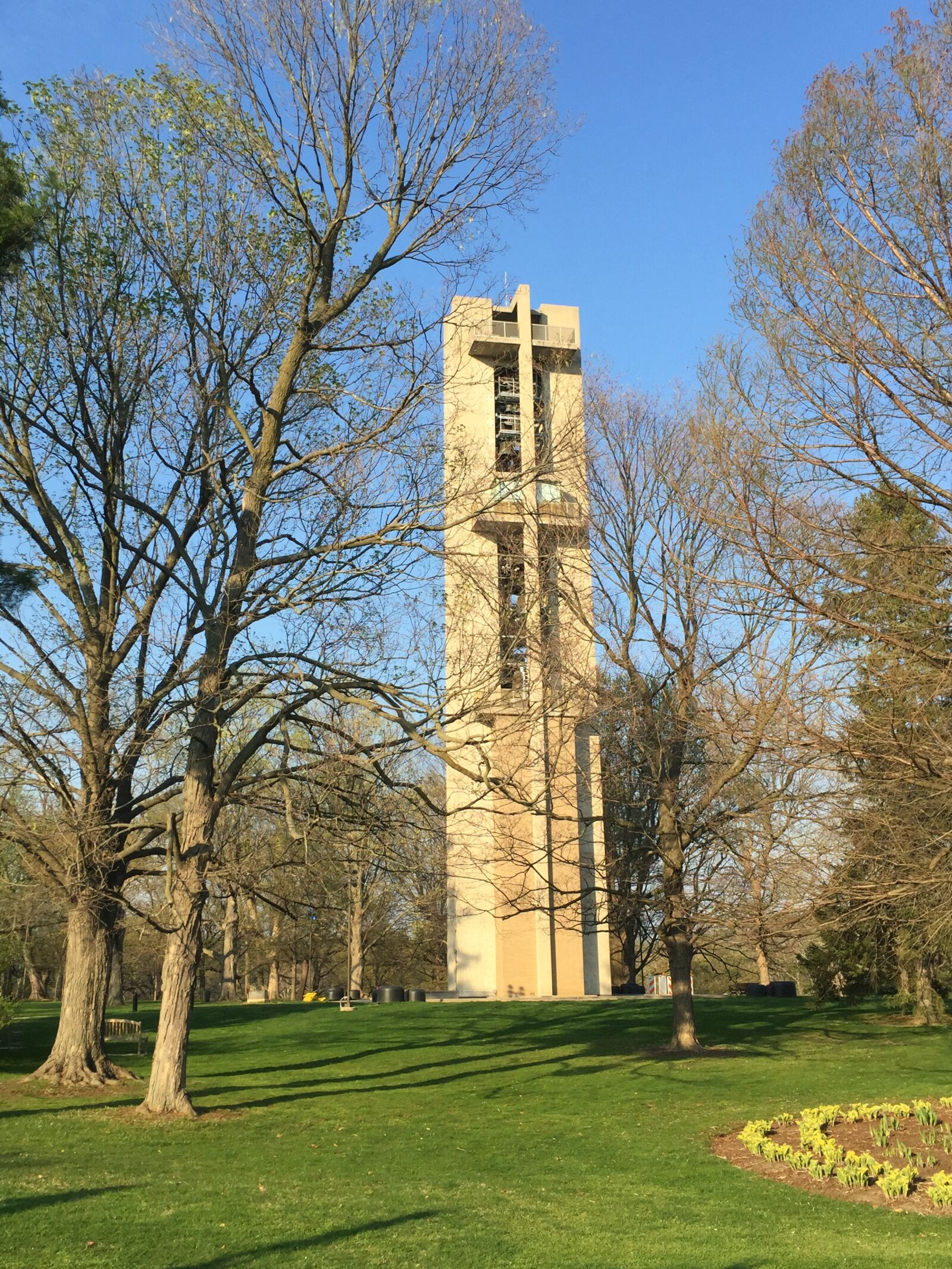 iPhone 6 back camera 4.15mm f/2.2 sample photo. Thomas rees carillon, spring photography