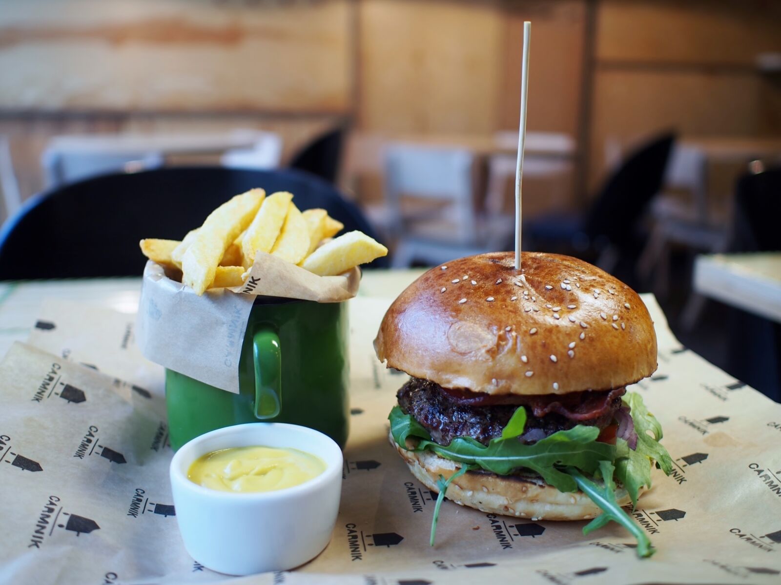 Olympus PEN E-PL5 sample photo. Bistro, bread, bun, burger photography