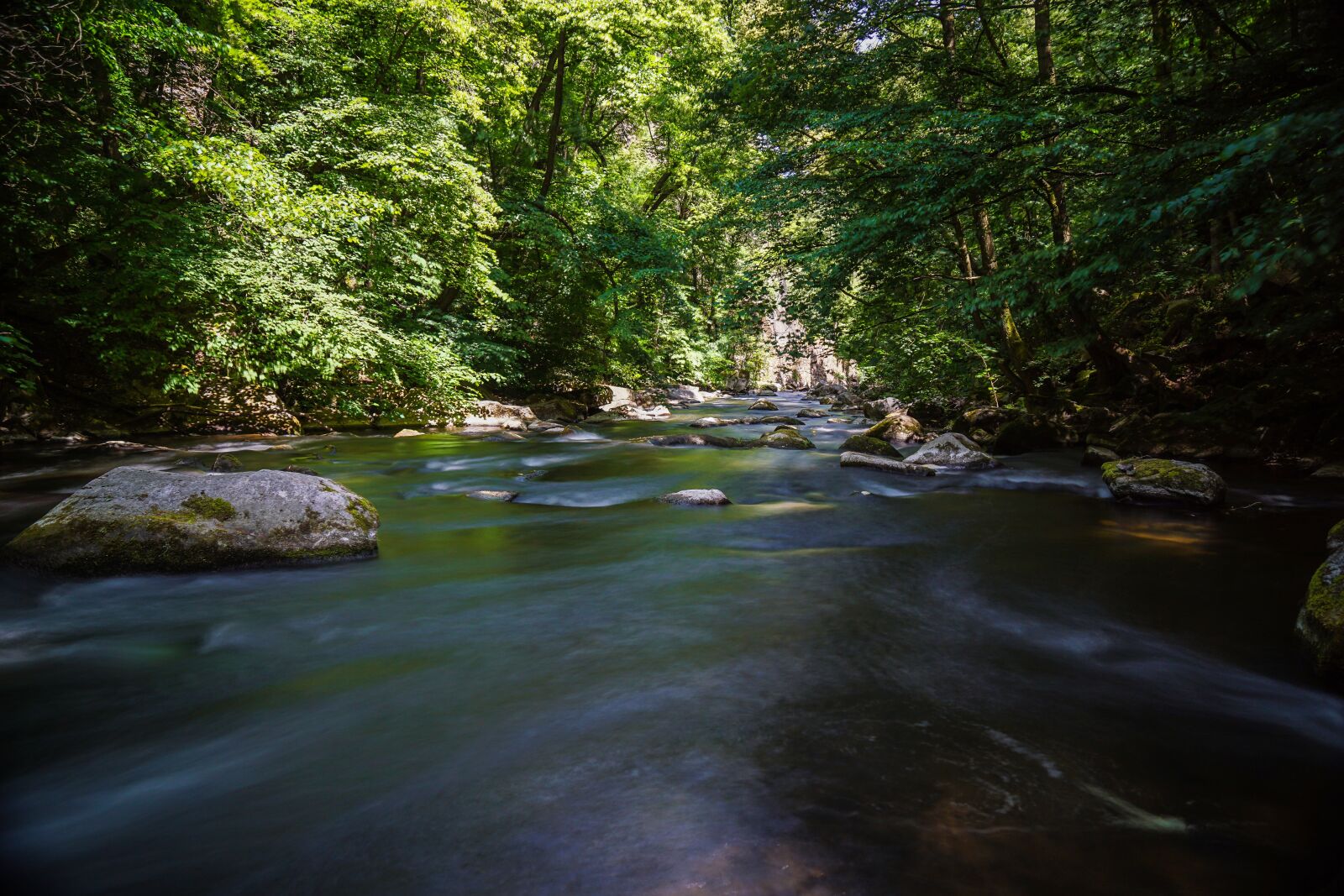 Sony a6000 + Sony Vario-Tessar T* E 16-70mm F4 ZA OSS sample photo. River, bach, waters photography