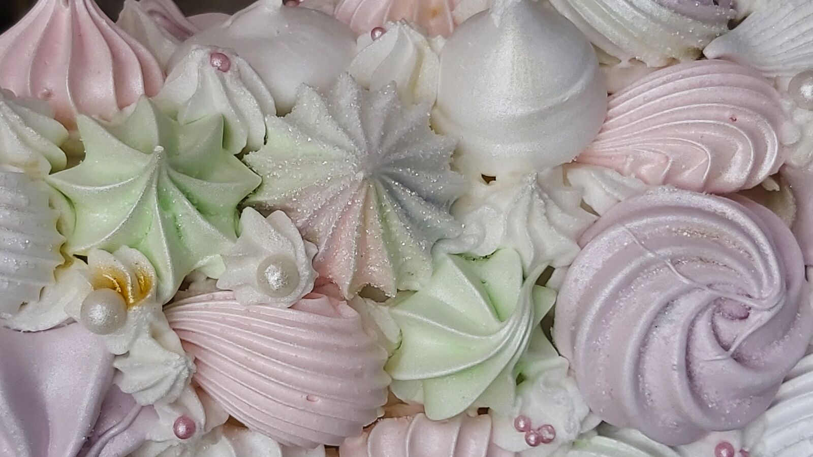 Samsung Galaxy A70 sample photo. Candy, wind bakery, deco photography