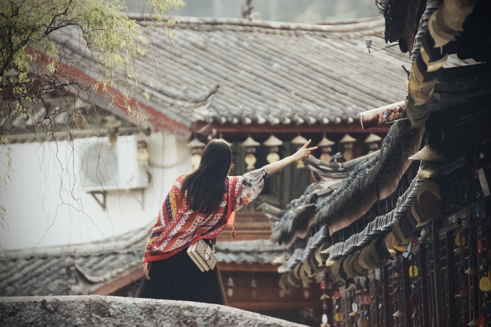 Canon EOS 550D (EOS Rebel T2i / EOS Kiss X4) sample photo. China, bridge, girl photography
