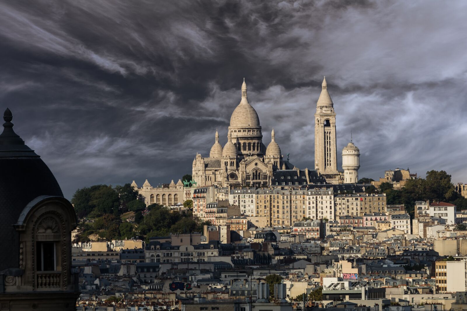 Canon EOS 80D + Canon EF 70-300mm F4-5.6L IS USM sample photo. Paris, sacré-coeur, montmartre photography