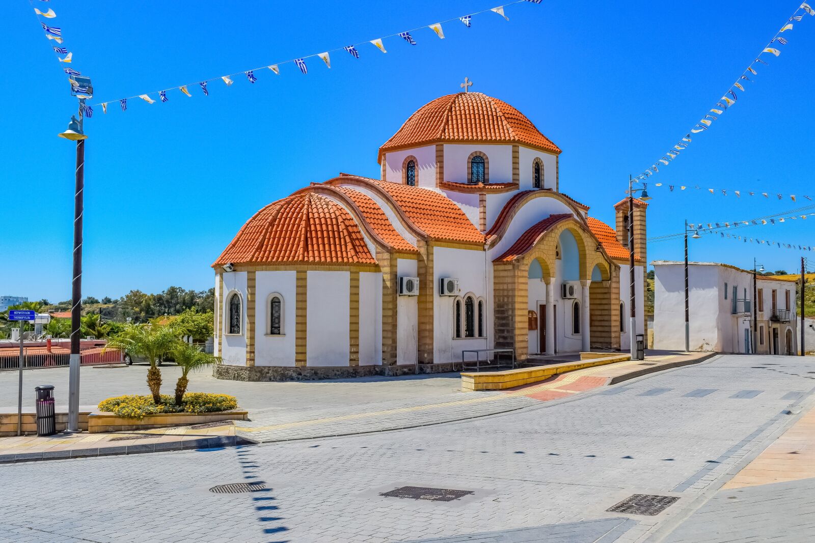 Nikon D3300 sample photo. Architecture, square, travel photography