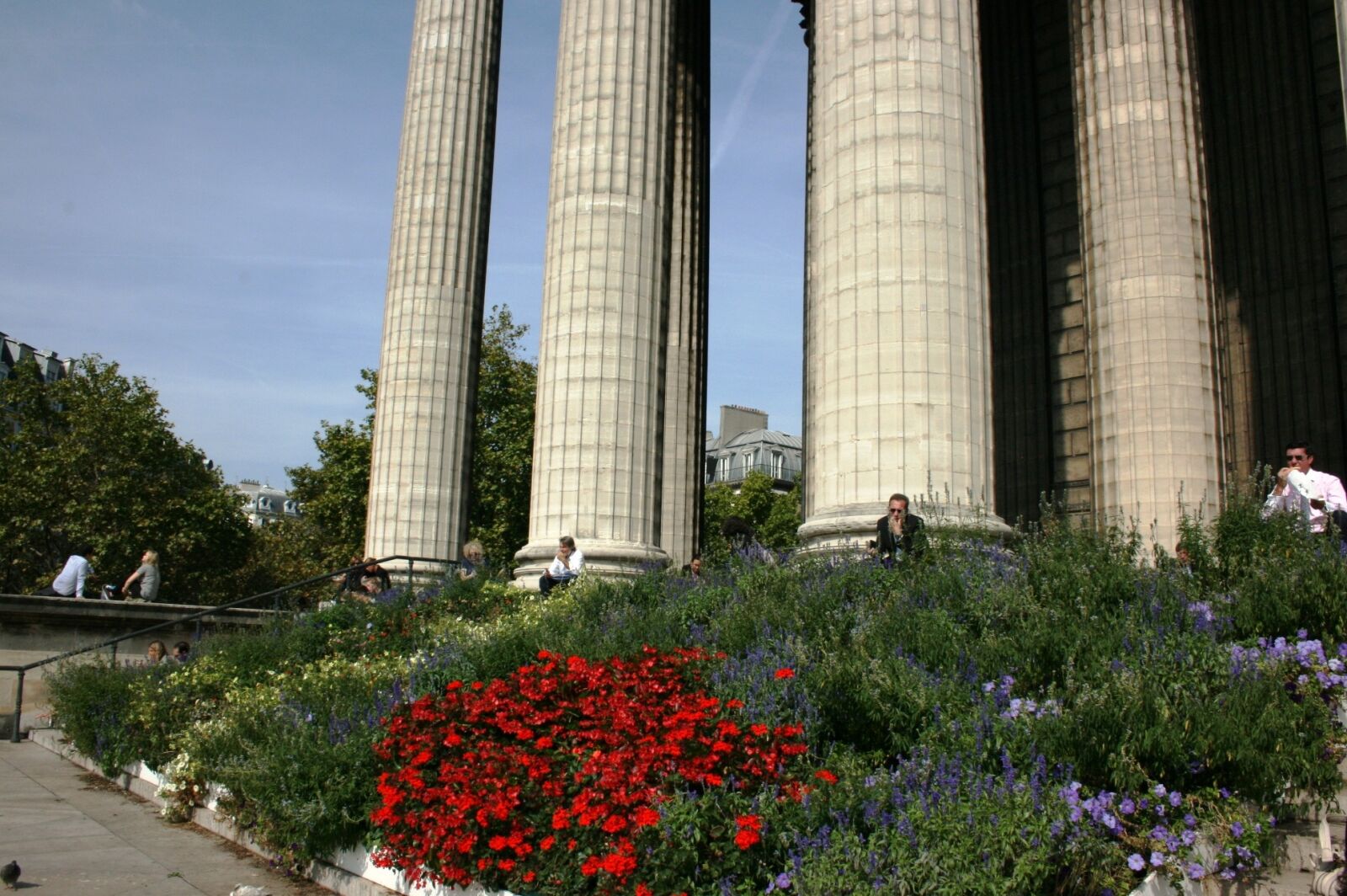 Canon EOS 400D (EOS Digital Rebel XTi / EOS Kiss Digital X) sample photo. Columns, church, madeleine photography