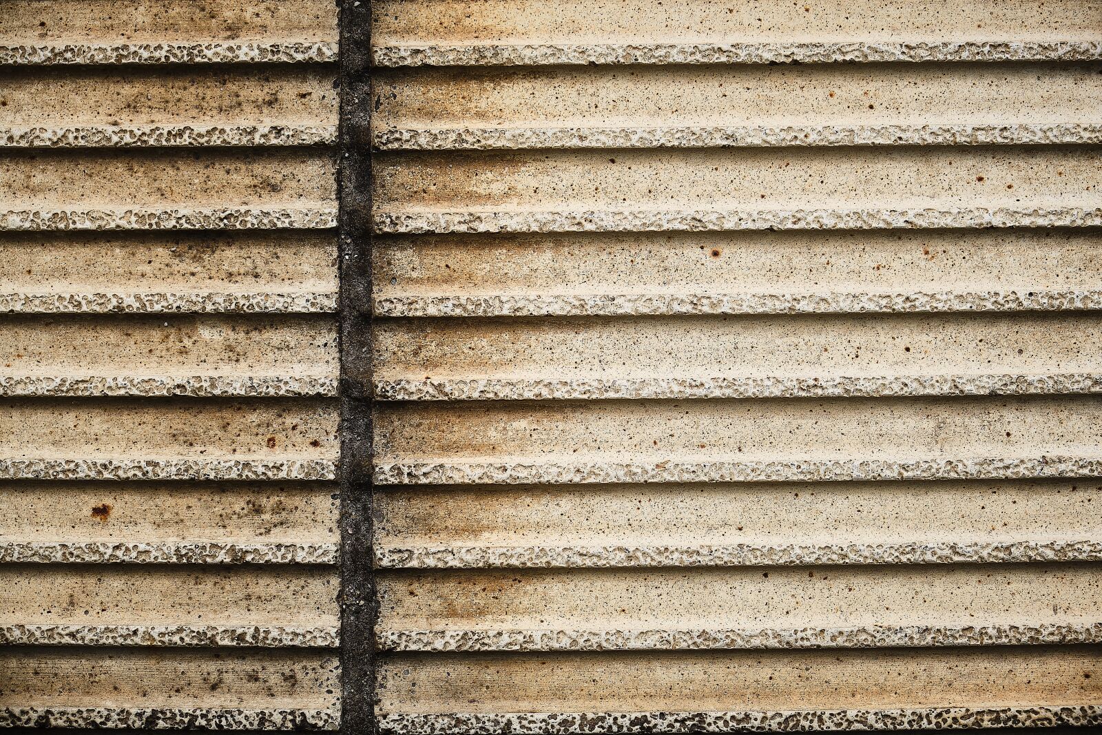 Fujifilm XF 18-55mm F2.8-4 R LM OIS sample photo. Pattern, slippery, fixing photography