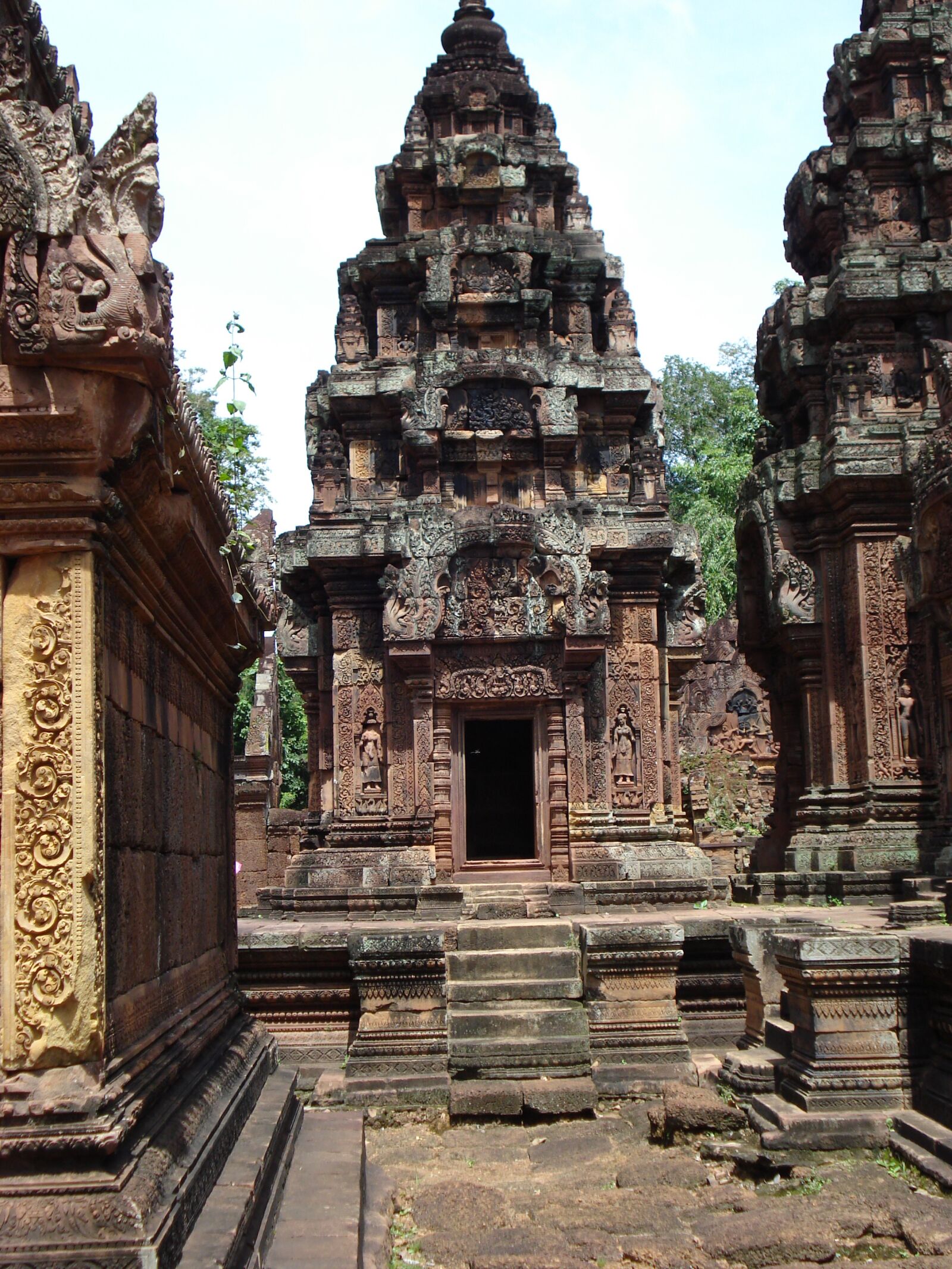 Sony DSC-W55 sample photo. Cambodia, ancient, ruins photography