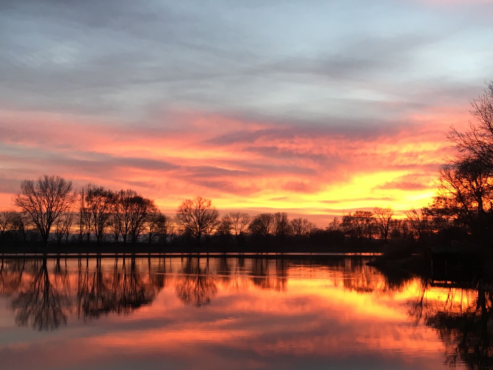 Apple iPhone 6s Plus sample photo. Lake, sunset, nature photography
