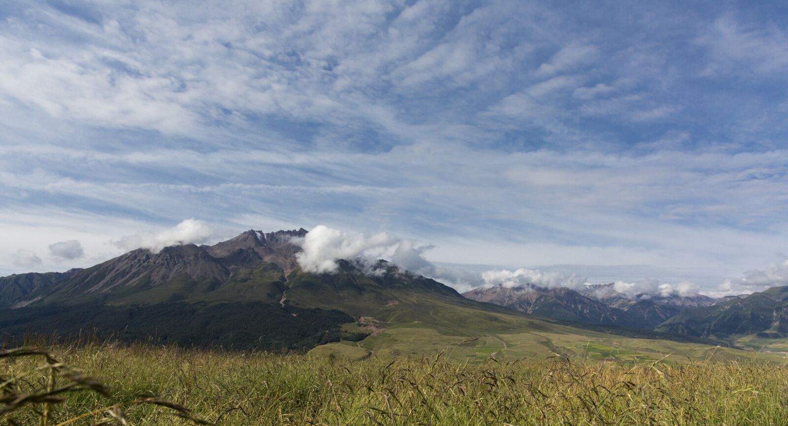 Canon EF 24-70mm F2.8L II USM sample photo. Mountain, white cloud, blue photography