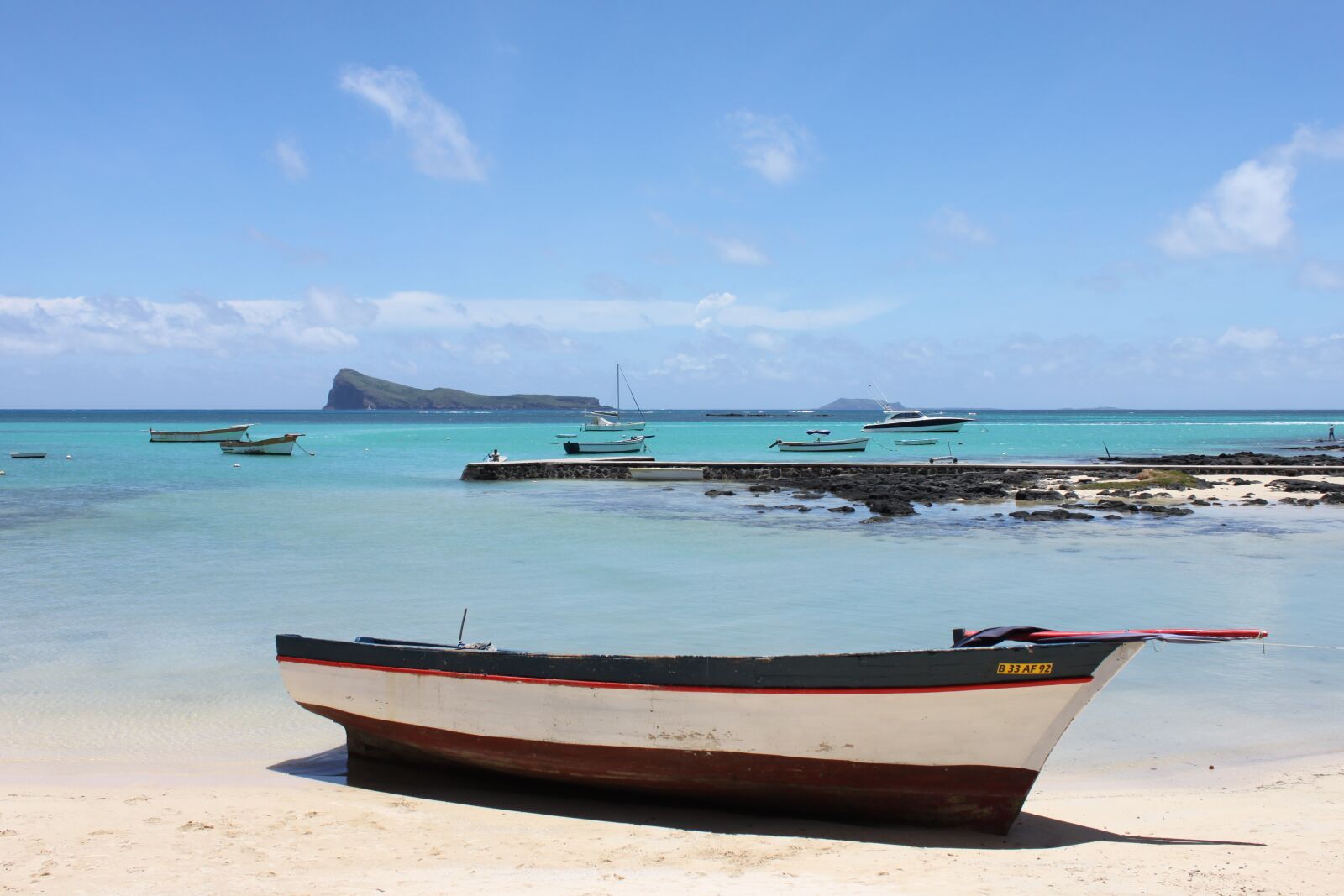 Canon EOS 500D (EOS Rebel T1i / EOS Kiss X3) sample photo. Fishing boat, coast, sea photography
