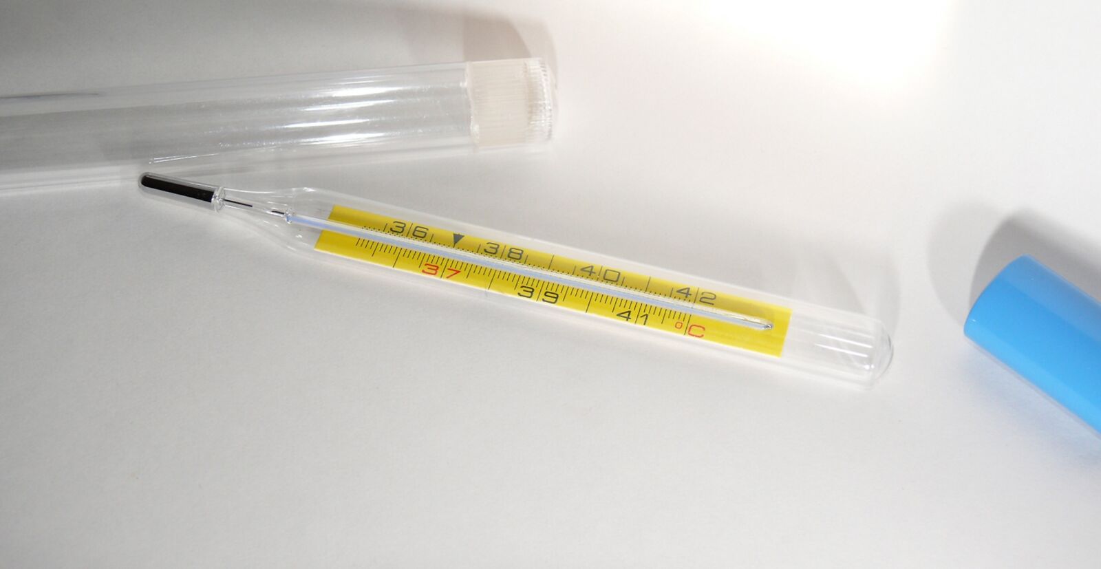 Leica V-LUX 1 sample photo. Fever, fiebermesen, fever thermometer photography