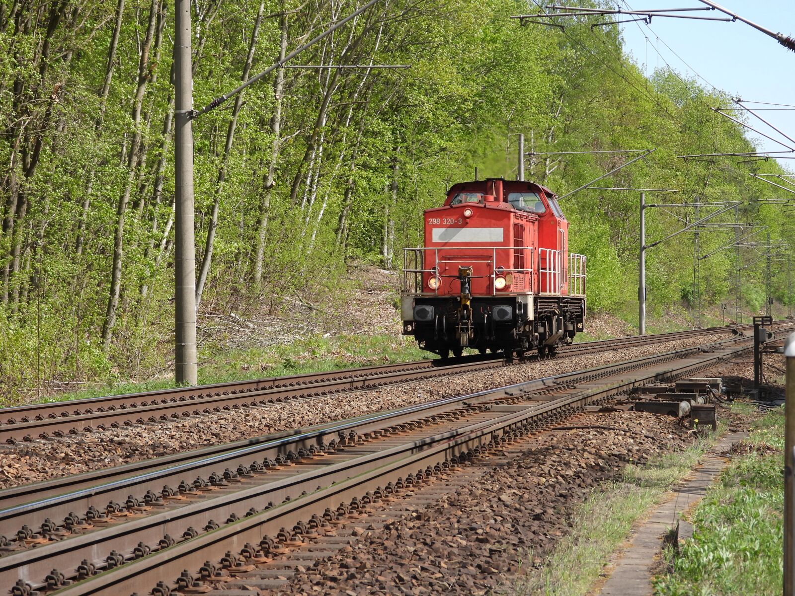 Nikon Coolpix P1000 sample photo. Shunter, track, train photography