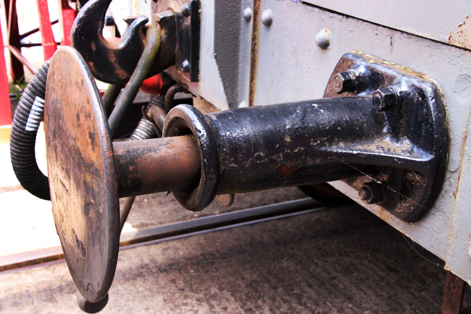 Canon EOS 700D (EOS Rebel T5i / EOS Kiss X7i) sample photo. Train bumper, bumper, train photography