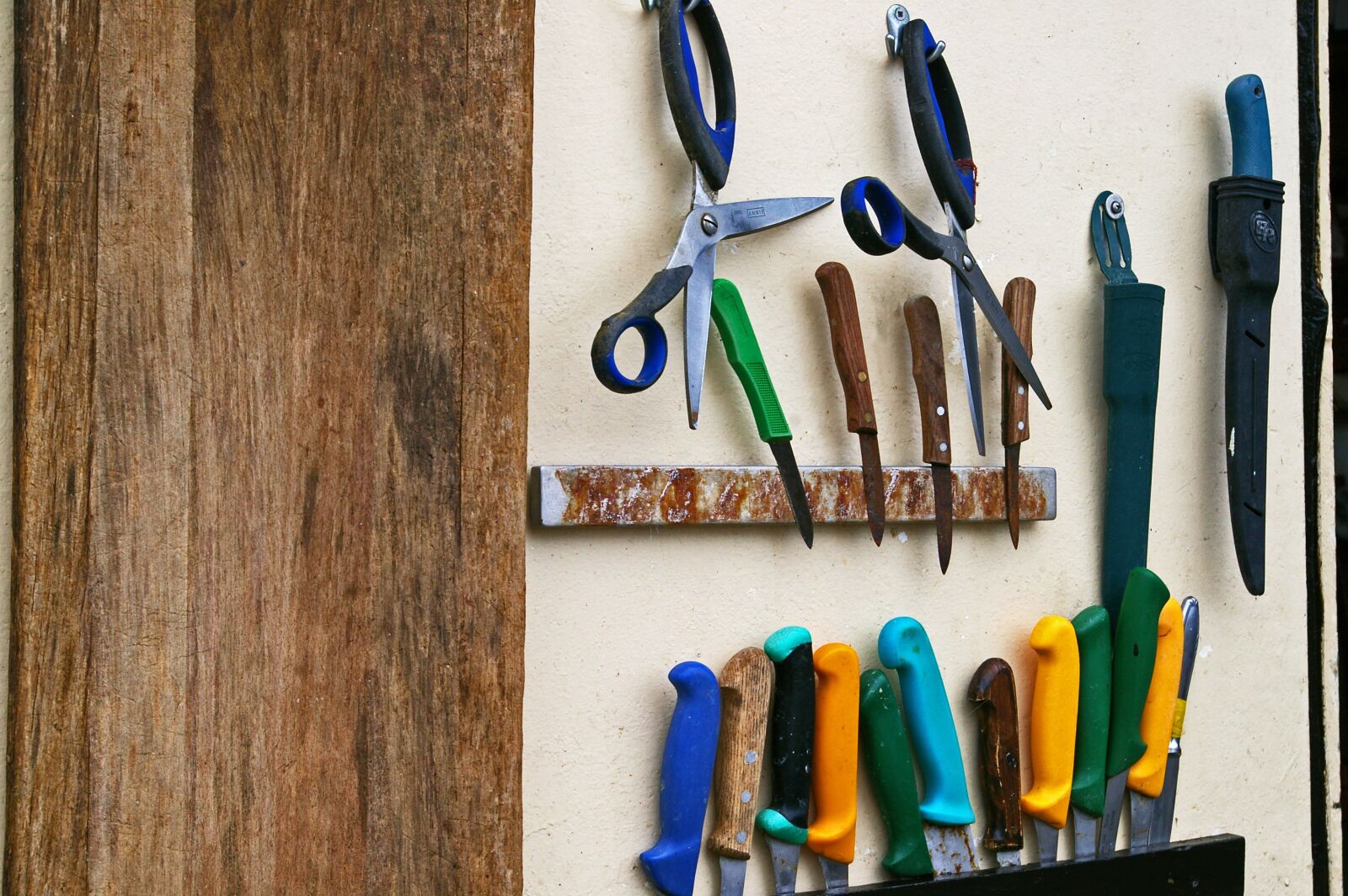 Pentax *ist DL2 sample photo. Fishing, knife set, tool photography