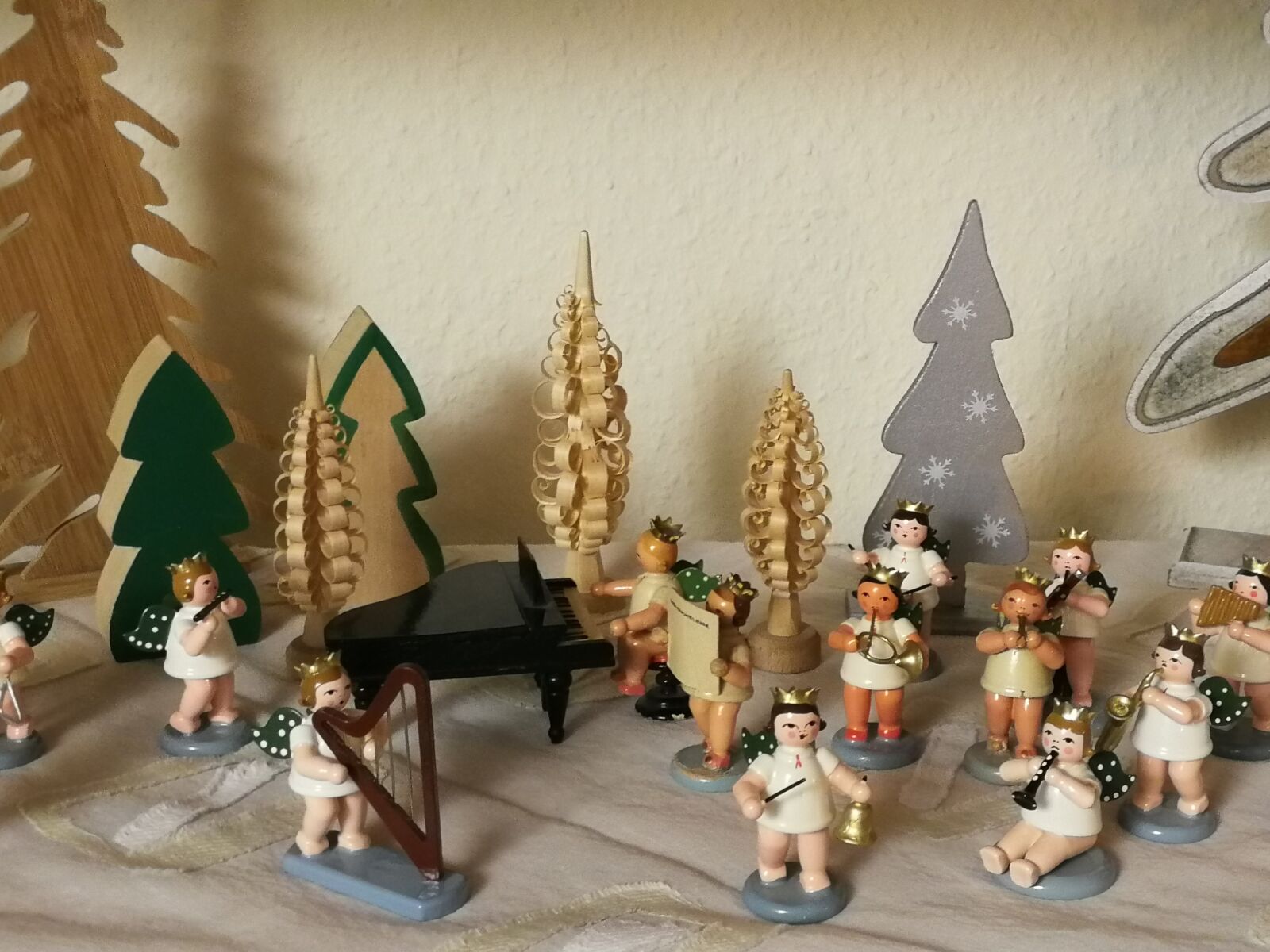 HUAWEI P10 sample photo. Christmas, angel, music photography
