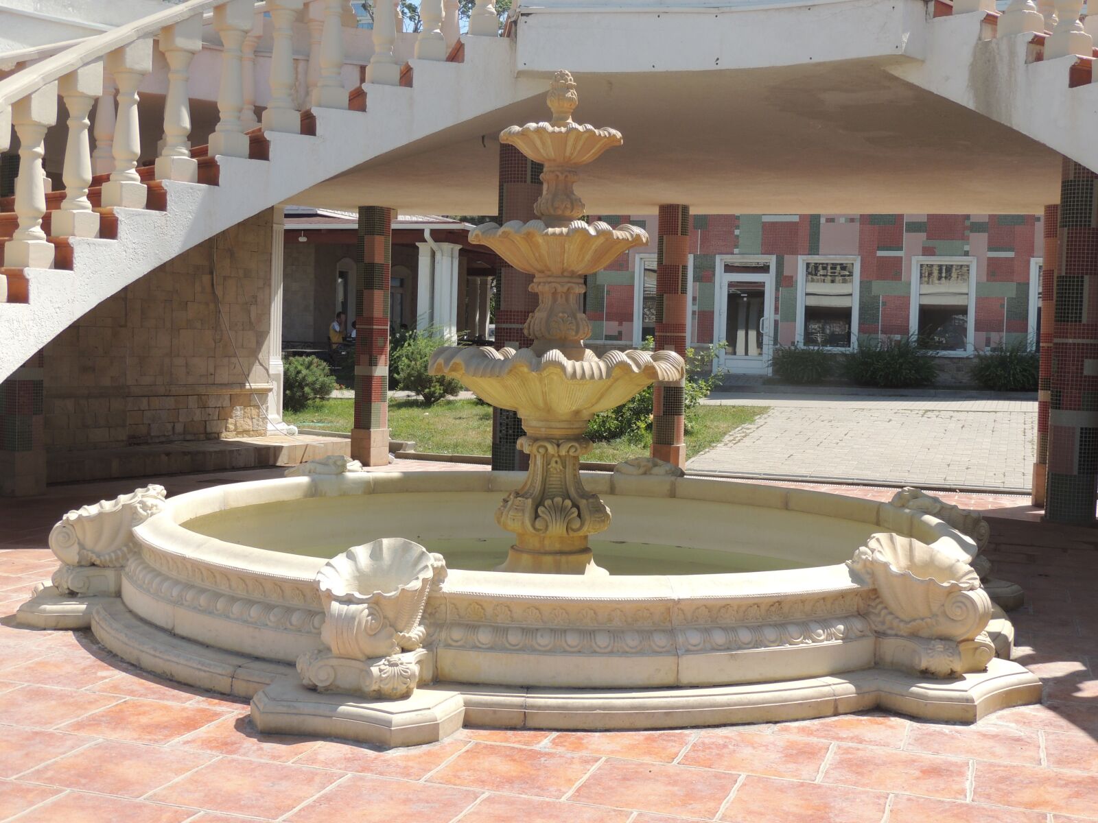 Nikon Coolpix P510 sample photo. Gelendzhik, quay, fountain photography