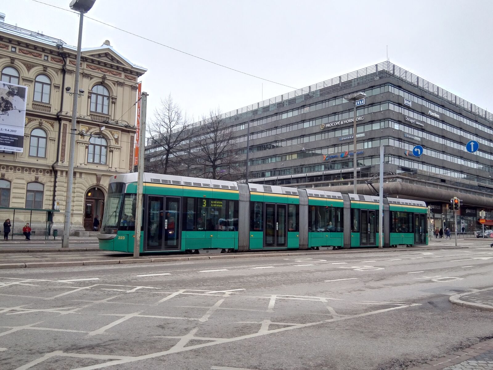 HUAWEI PE-TL20 sample photo. Tram, street, finland photography