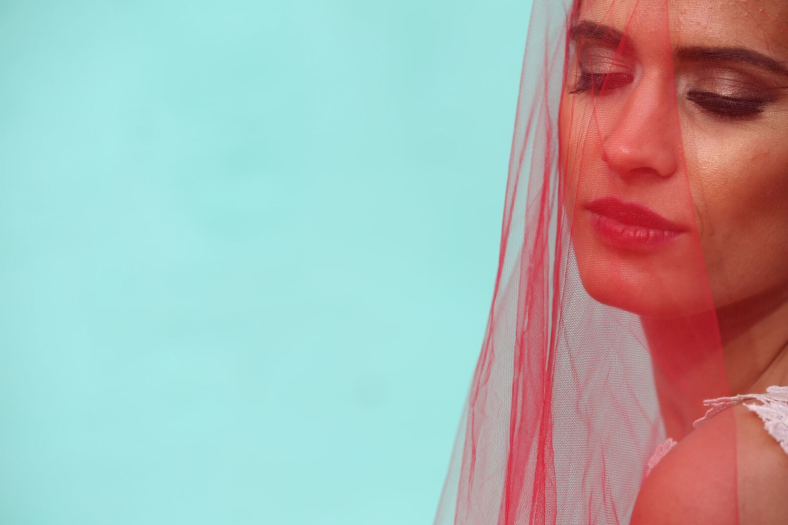 Canon EF 70-200mm F2.8L IS II USM sample photo. Veil, wedding dress, fashion photography