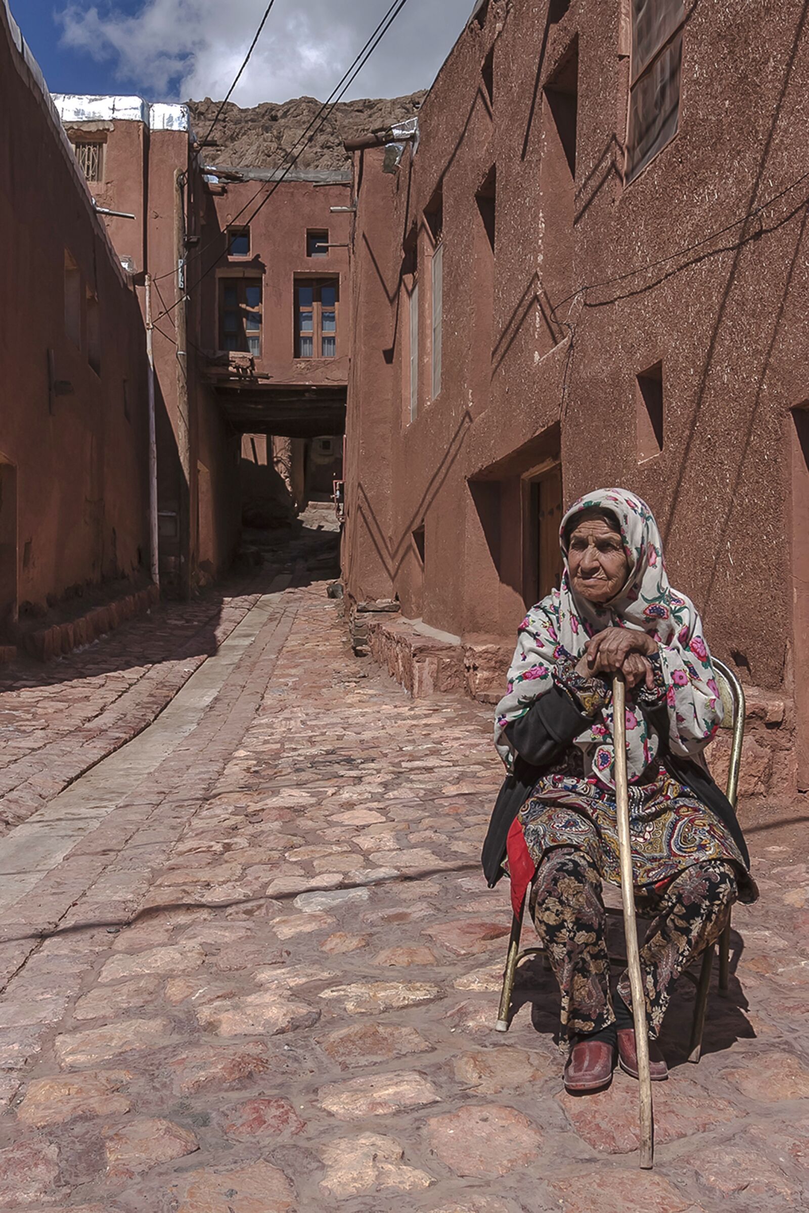 Canon EOS 50D sample photo. Old woman, old town photography