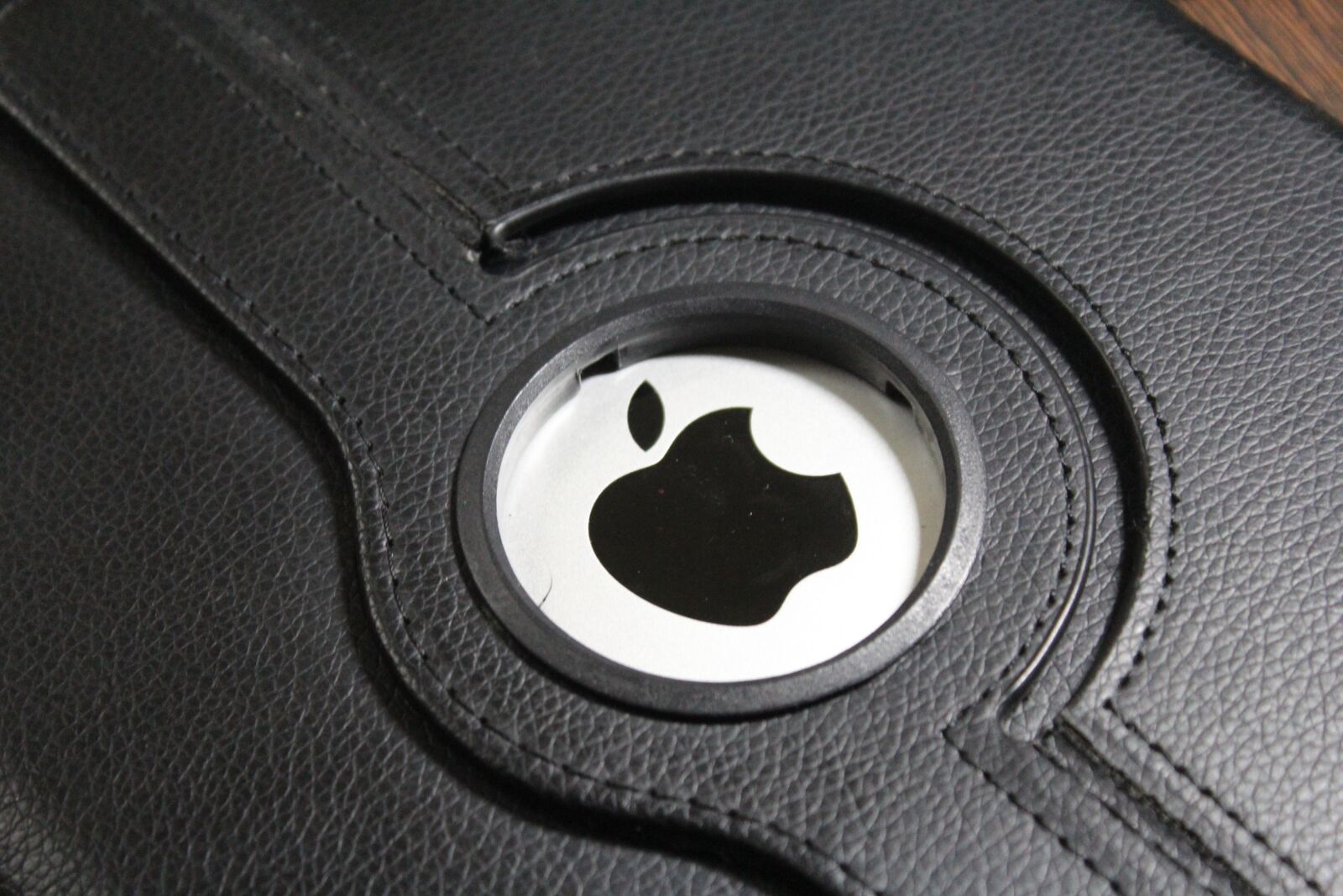 Canon EOS 1200D (EOS Rebel T5 / EOS Kiss X70 / EOS Hi) sample photo. Apple, logo, ipad photography