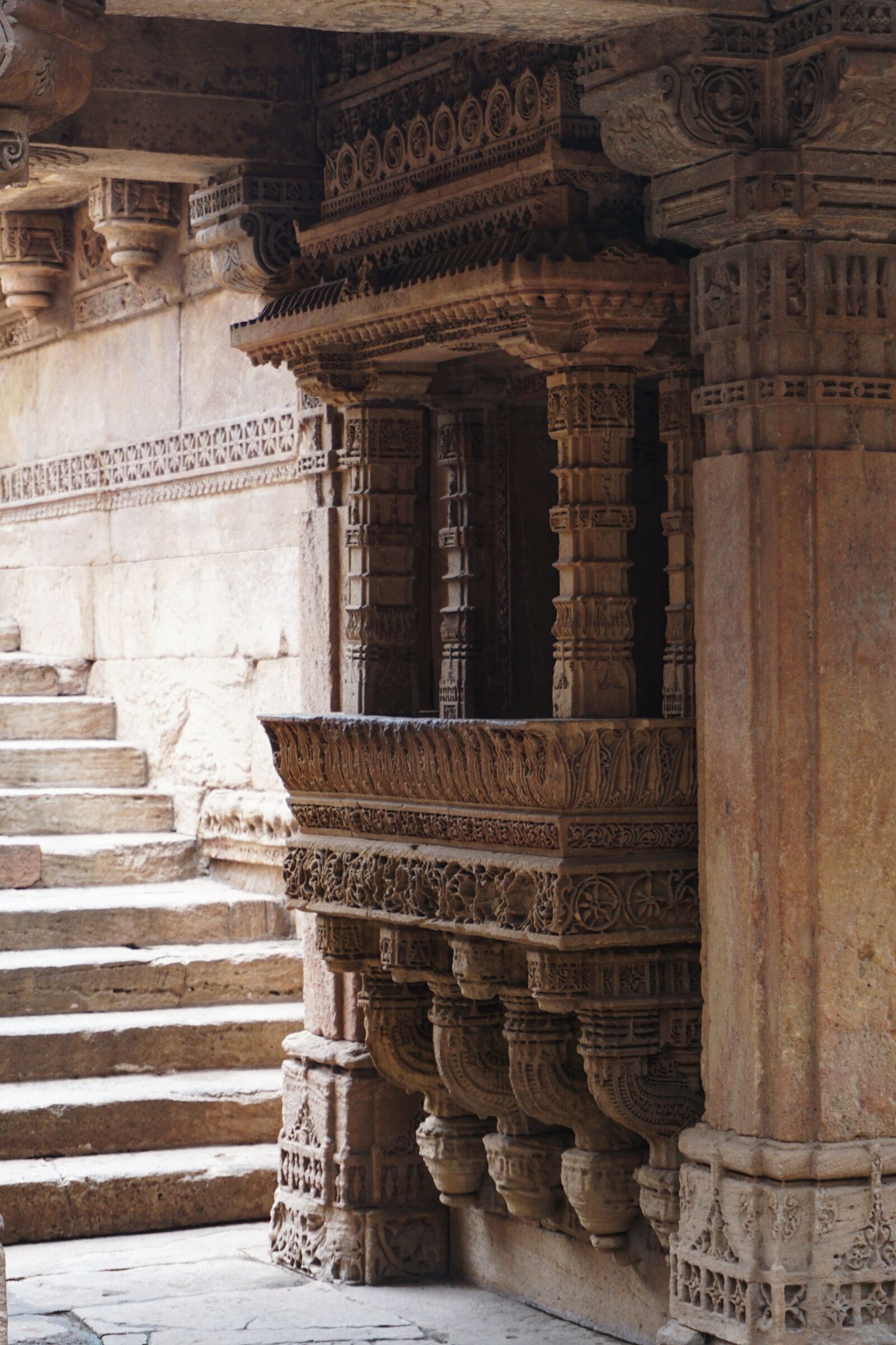 Sony a5100 sample photo. India, wells, sculpture photography