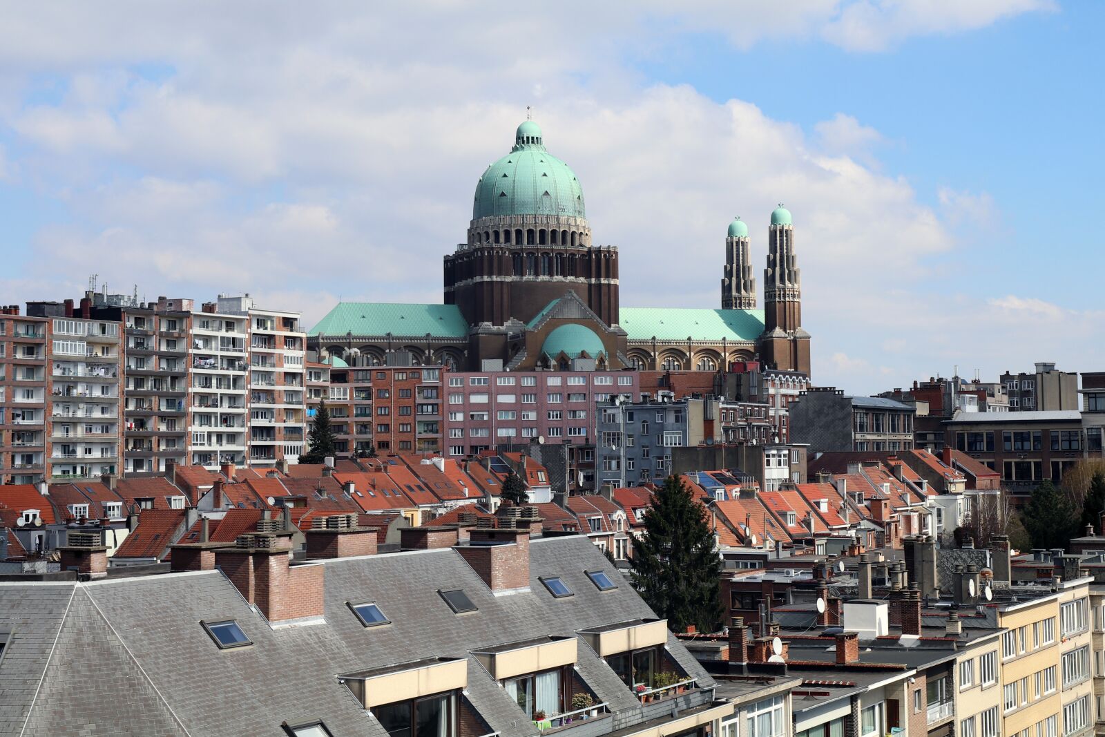 Canon EF 16-35mm F4L IS USM sample photo. Brussels, lockdown, city photography