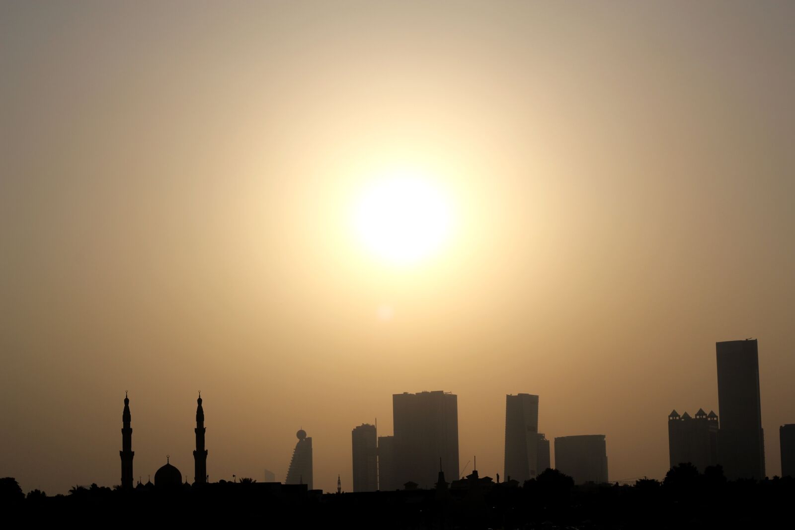 Canon EOS 60D + Canon EF 50mm F1.8 II sample photo. Dubai, buildings, jumeirah photography