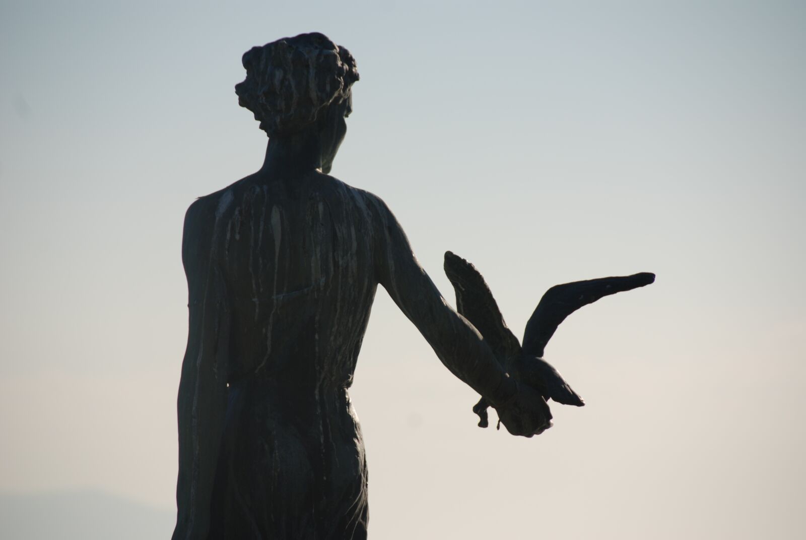 Nikon D80 sample photo. Statue, maiden with the photography