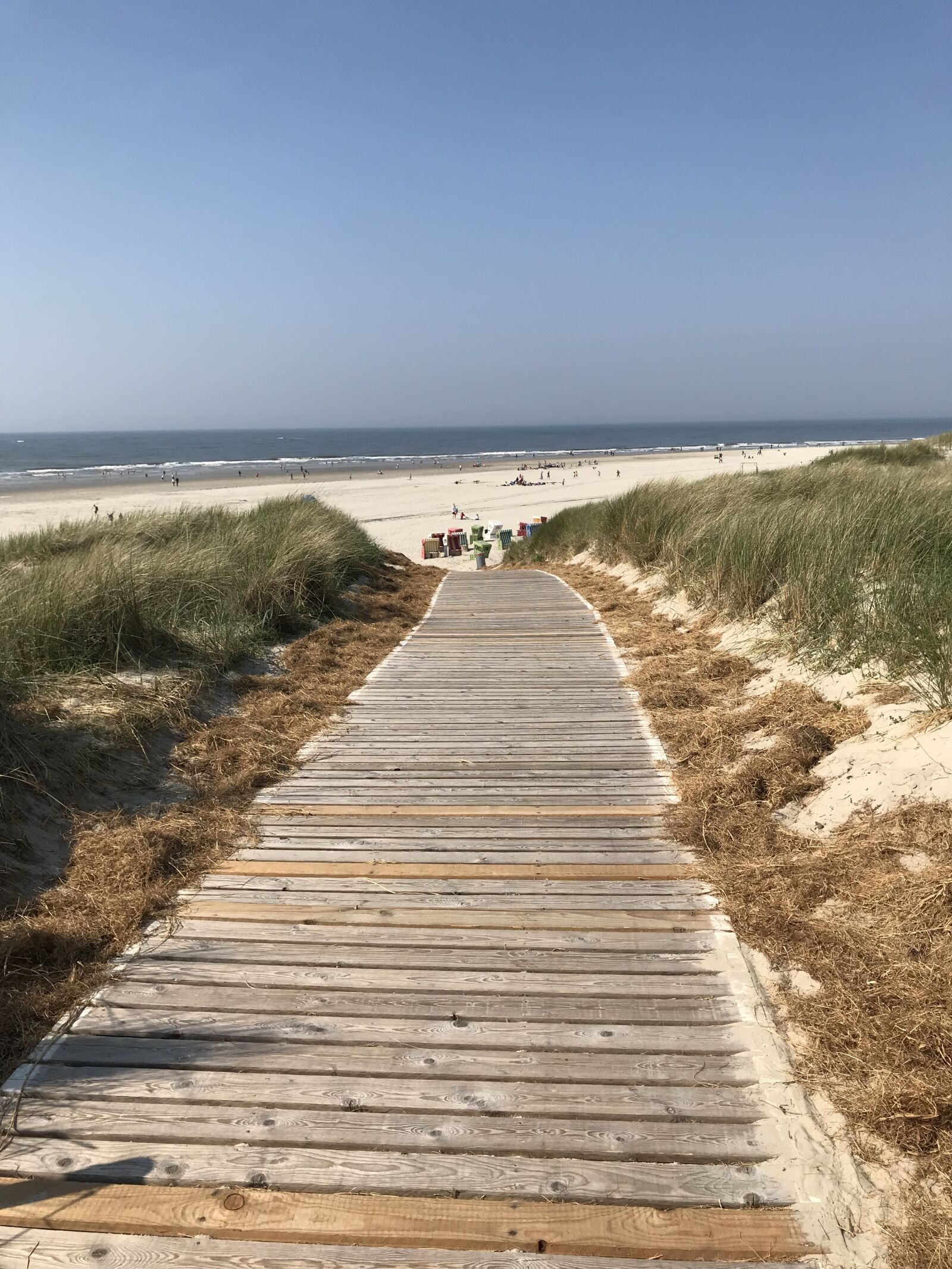 iPhone 7 back camera 3.99mm f/1.8 sample photo. Beach, away, sea photography