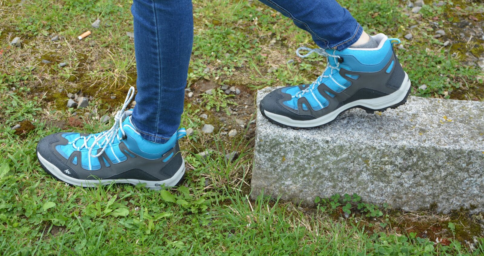 Nikon D5200 sample photo. Shoes blue canvas, walk photography